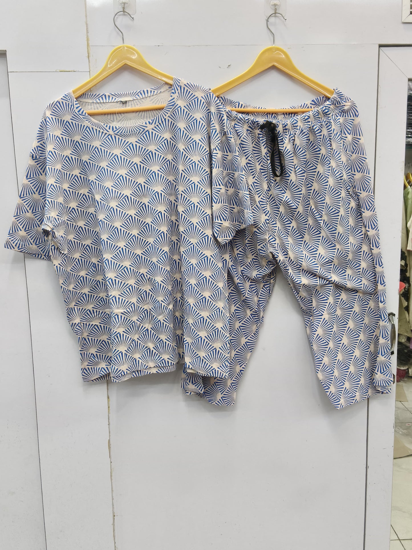 Weekend ease cropped lounge set