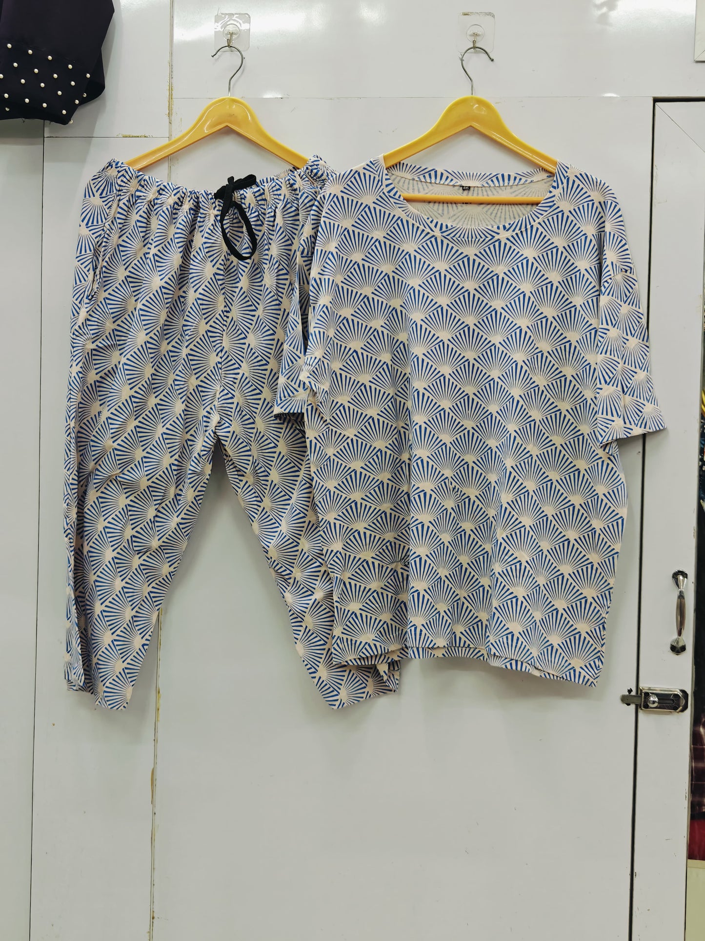 Weekend ease cropped lounge set