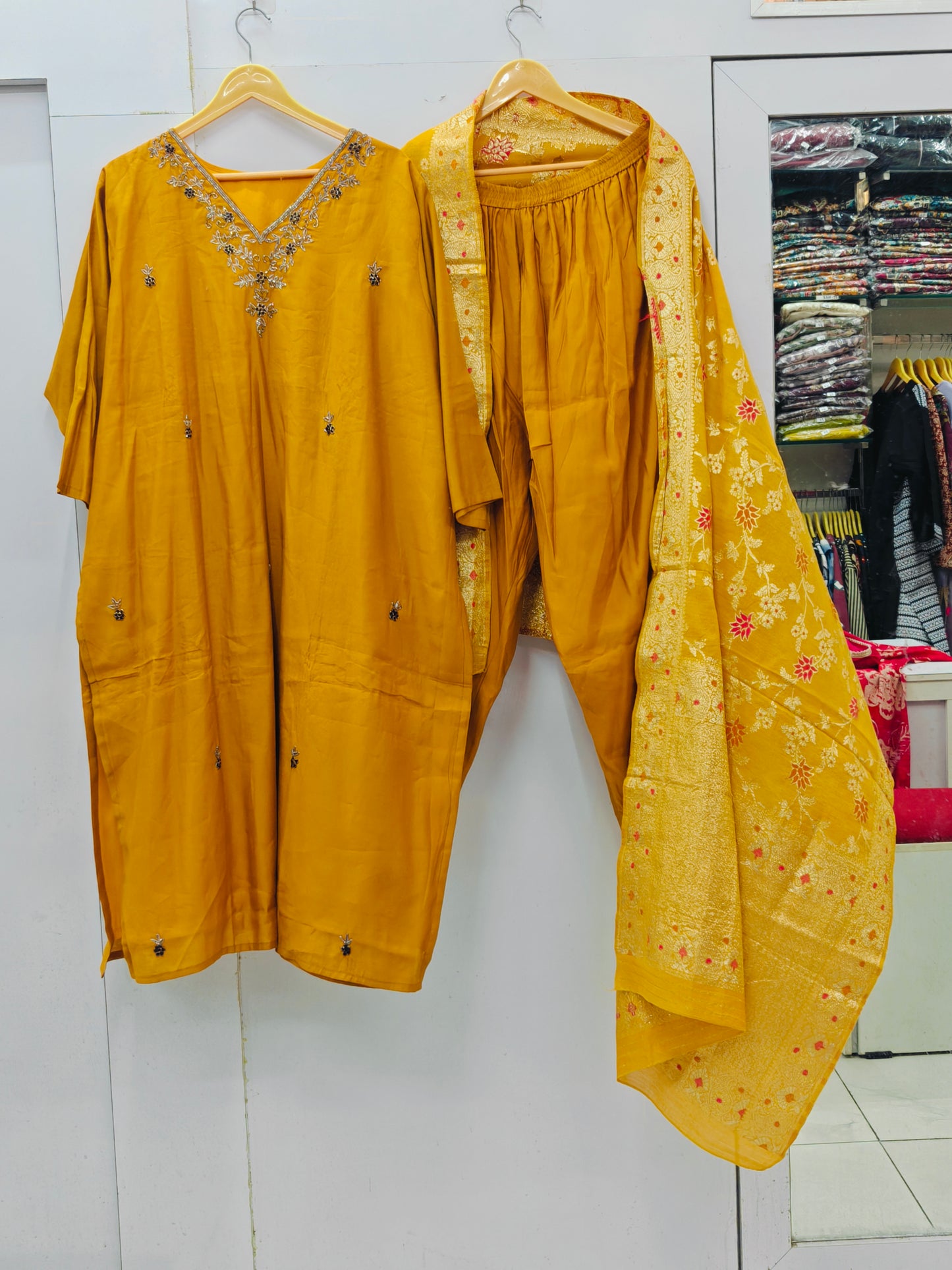 PARTYWEAR SUIT