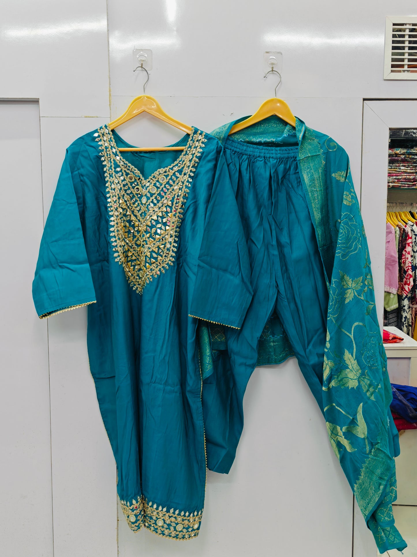 PARTYWEAR SUIT