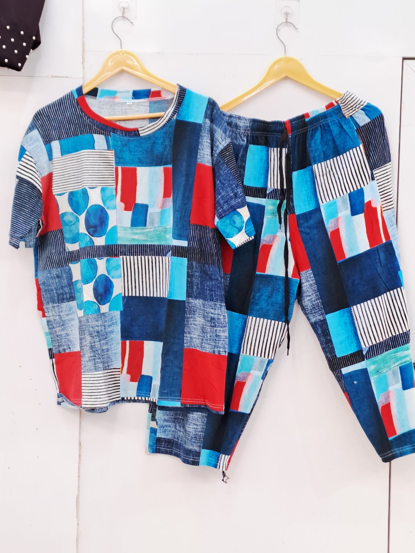 Weekend ease cropped lounge set