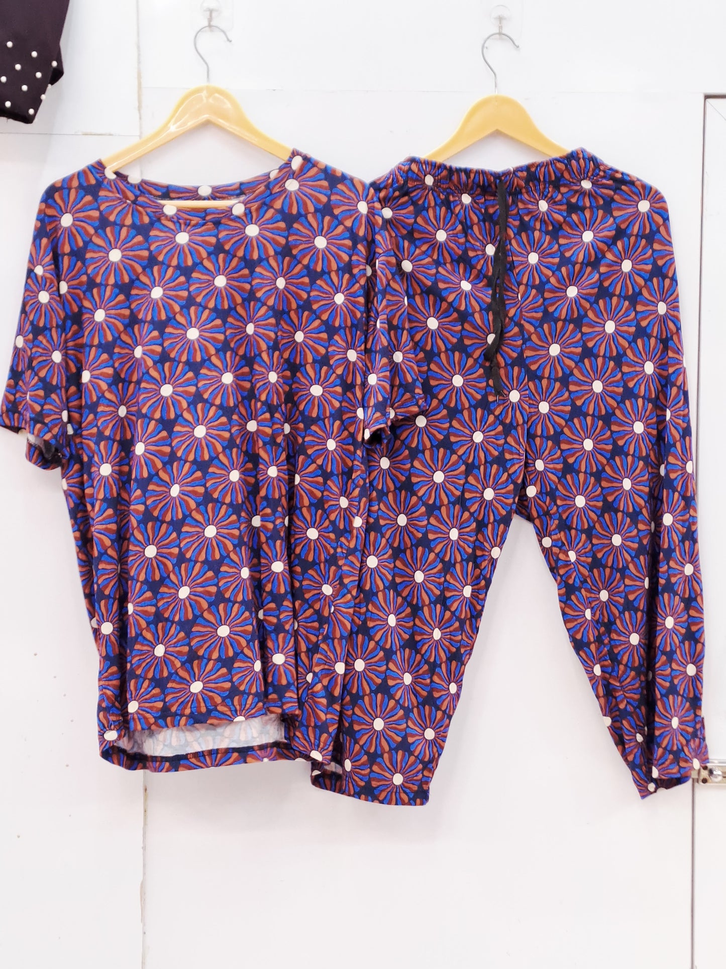 Weekend ease cropped lounge set