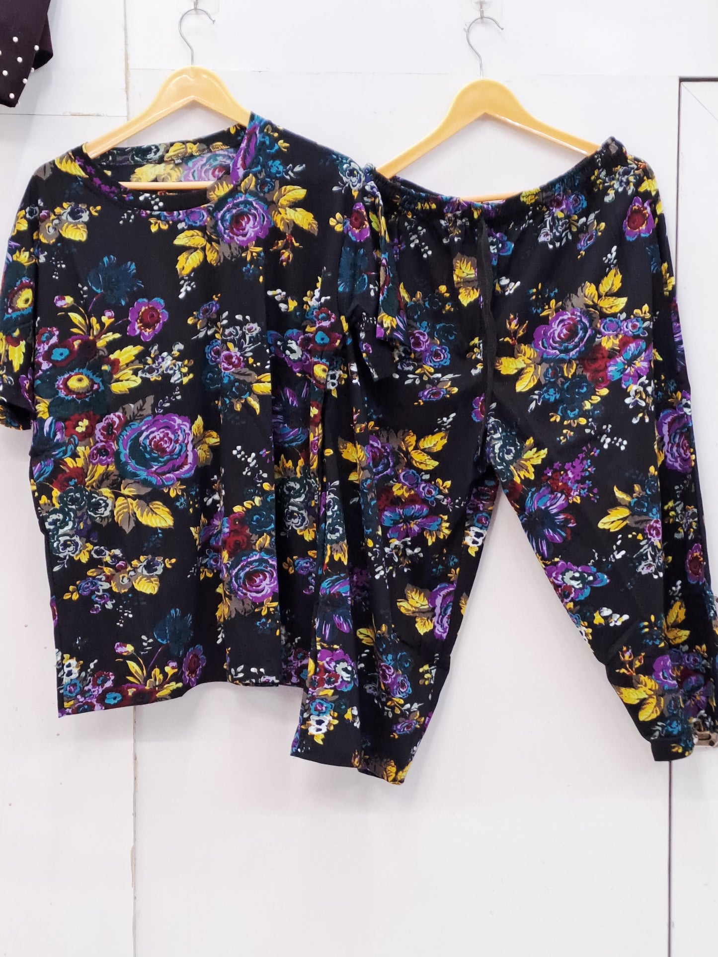 Weekend ease cropped lounge set