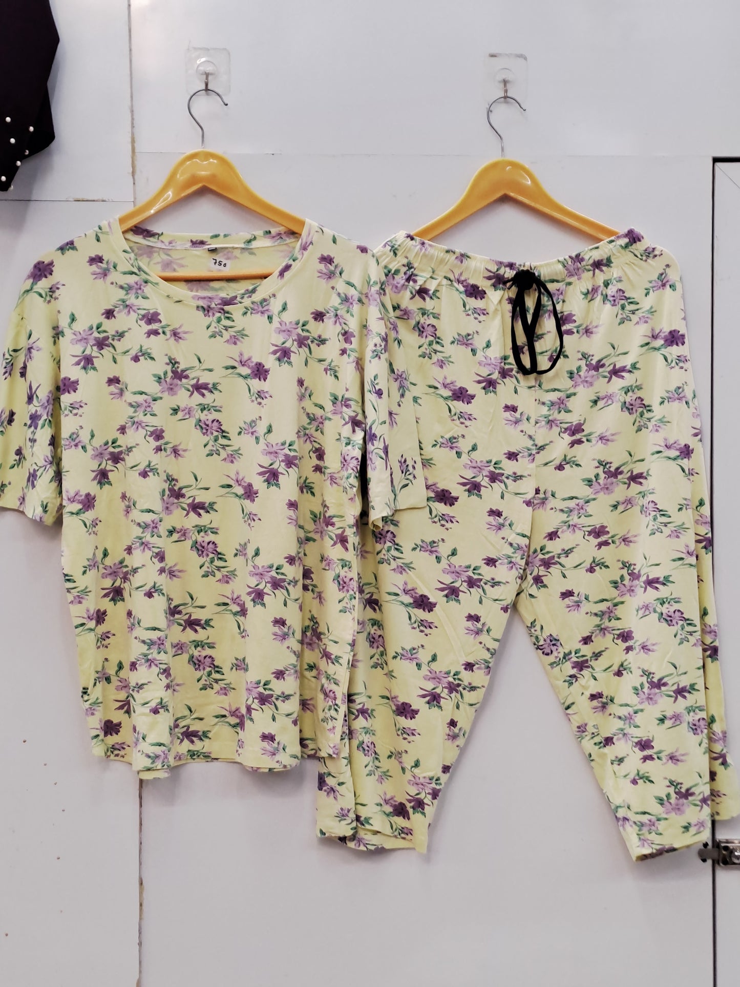Weekend ease cropped lounge set