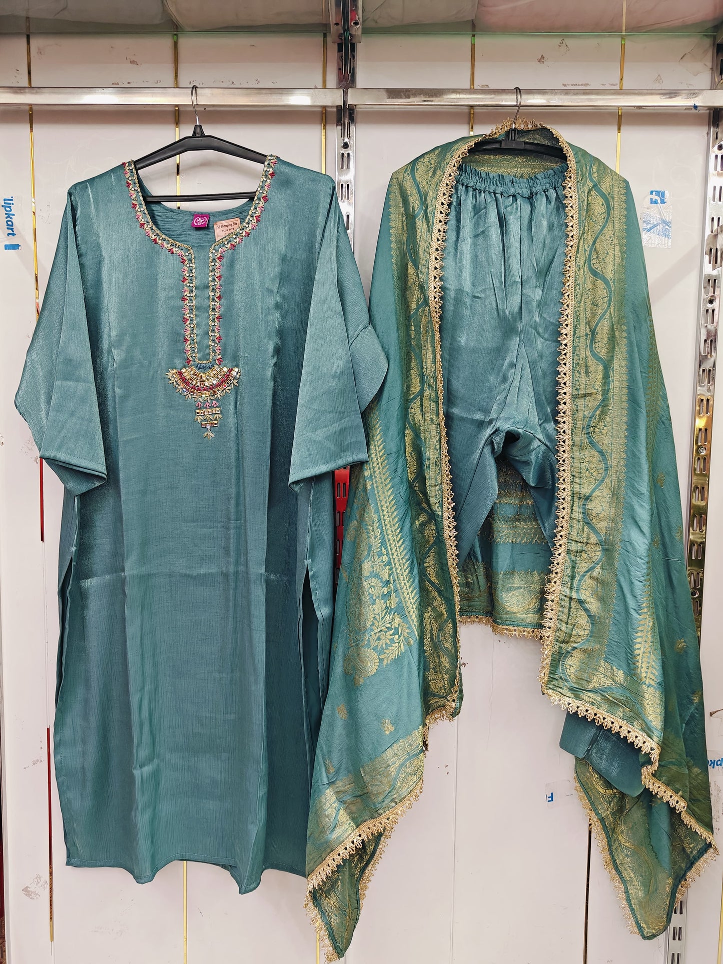 Partywear suit 81