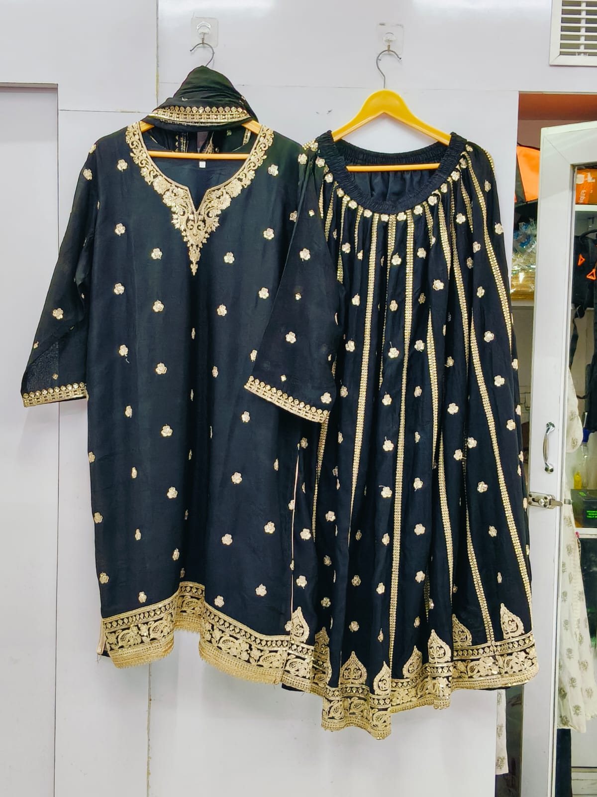 LEHANGA SUIT 68