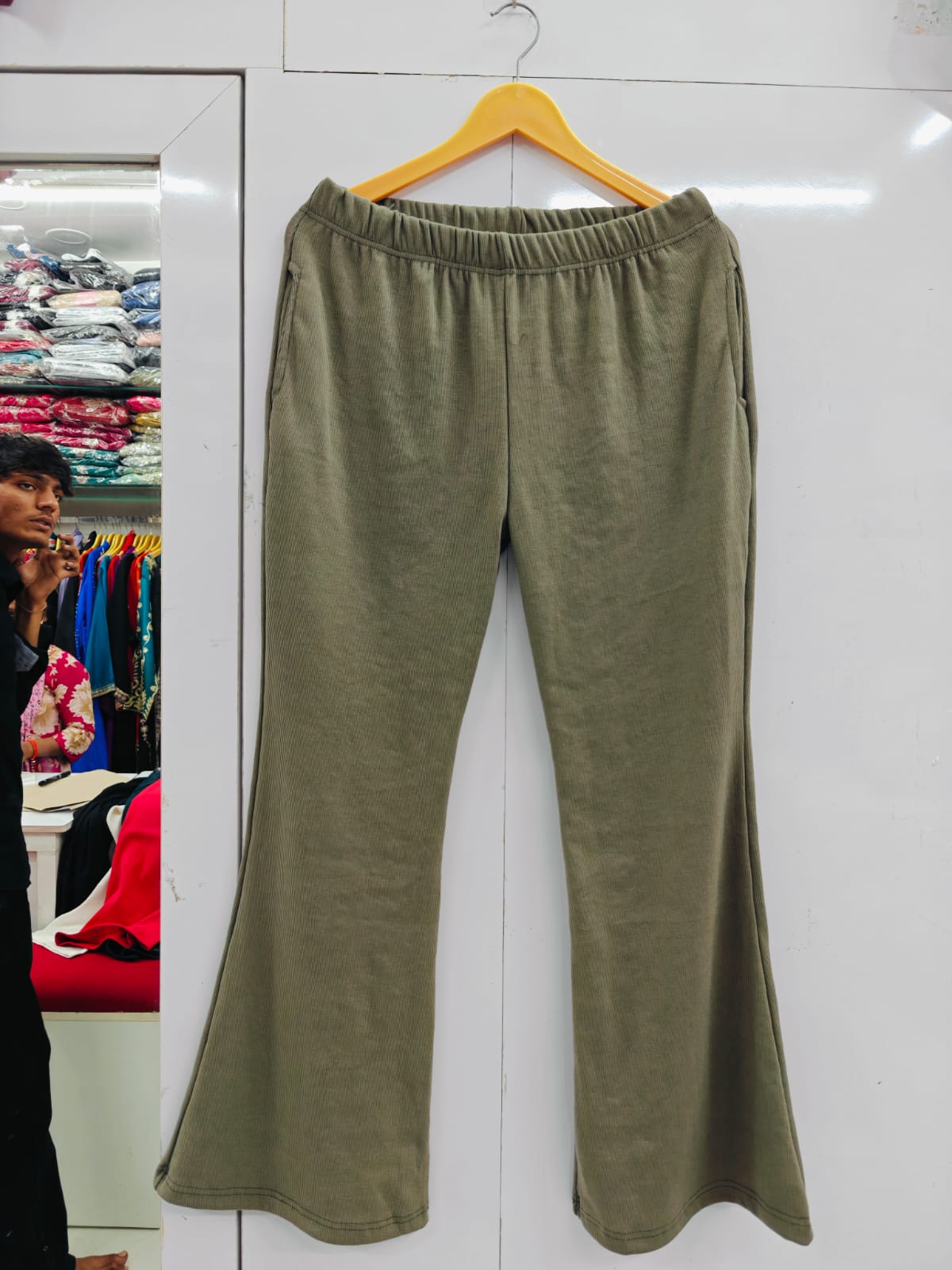 BELLBOTTOM [6XL]