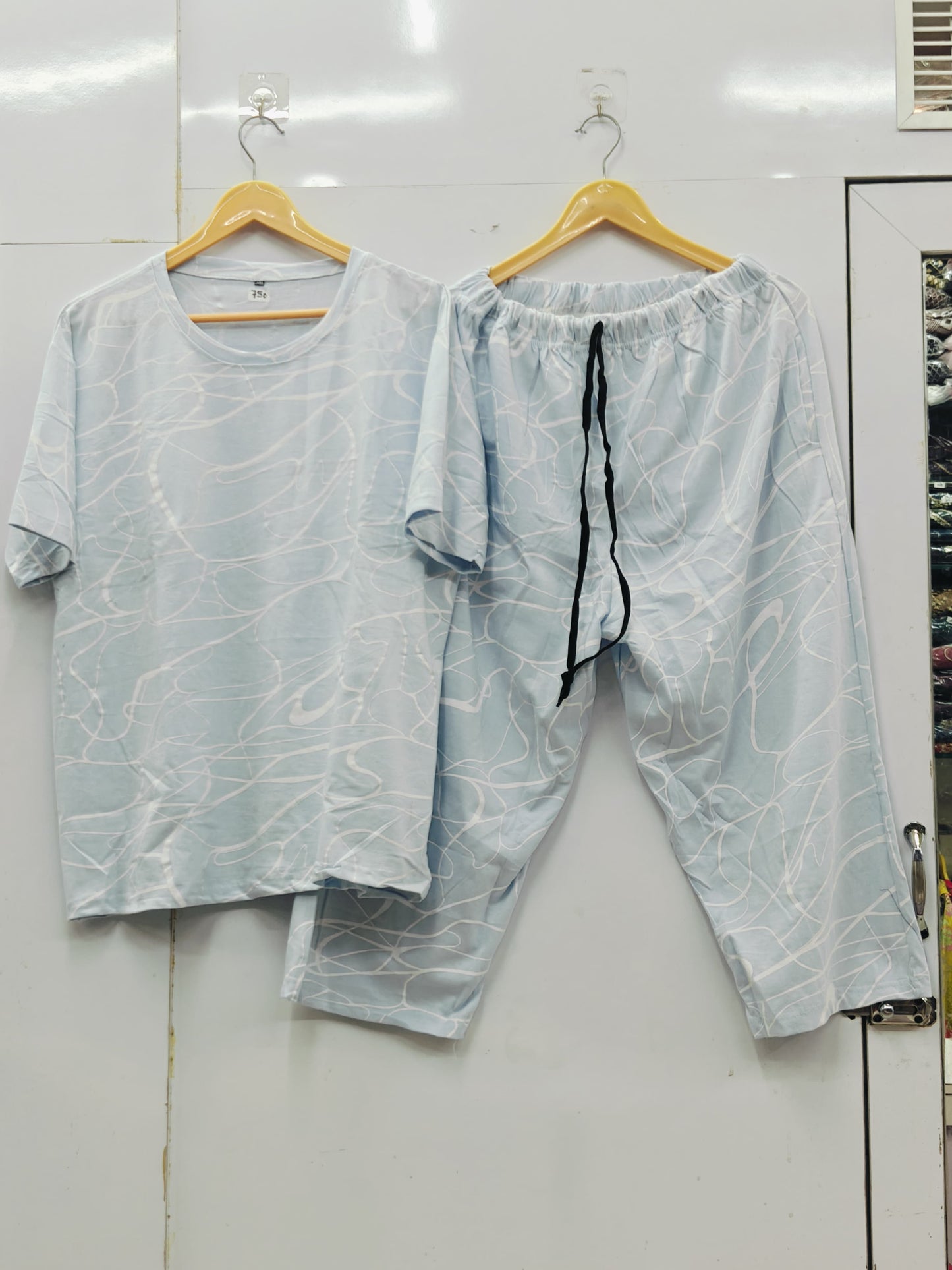 Weekend ease cropped lounge set