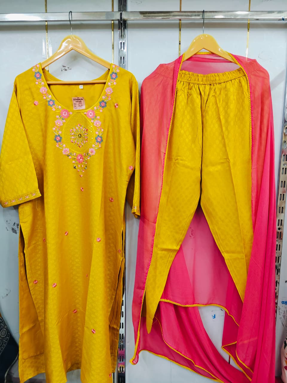 OFFICEWEAR SUIT
