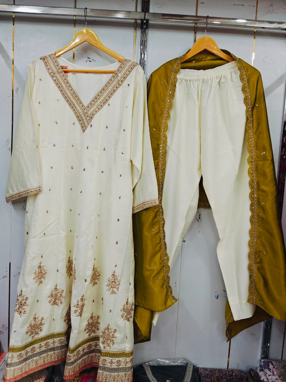 OFFICEWEAR SUIT