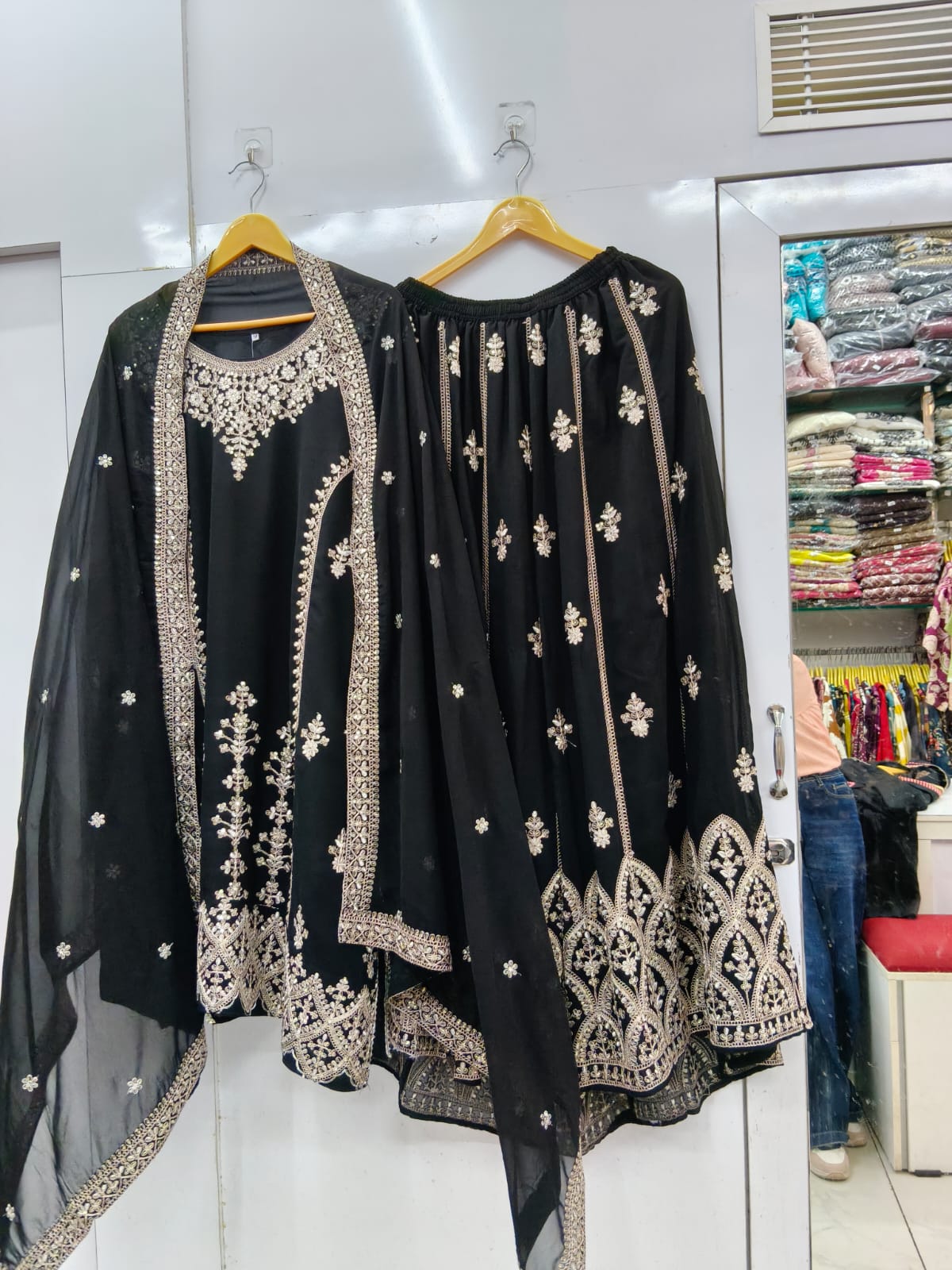 LEHANGA SUIT