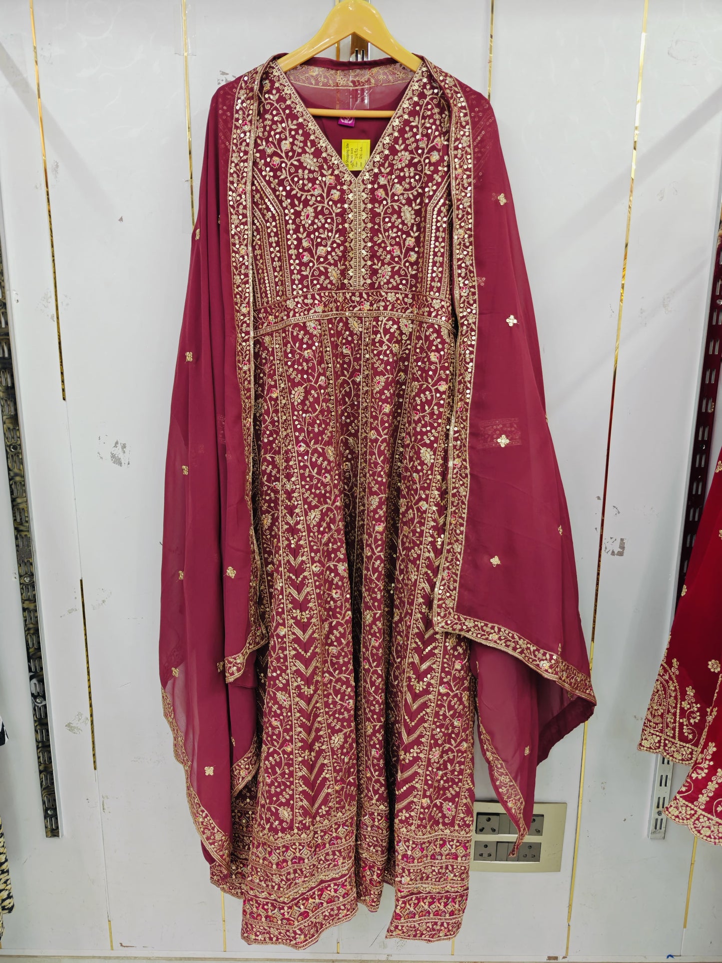 WEDDING GOWN