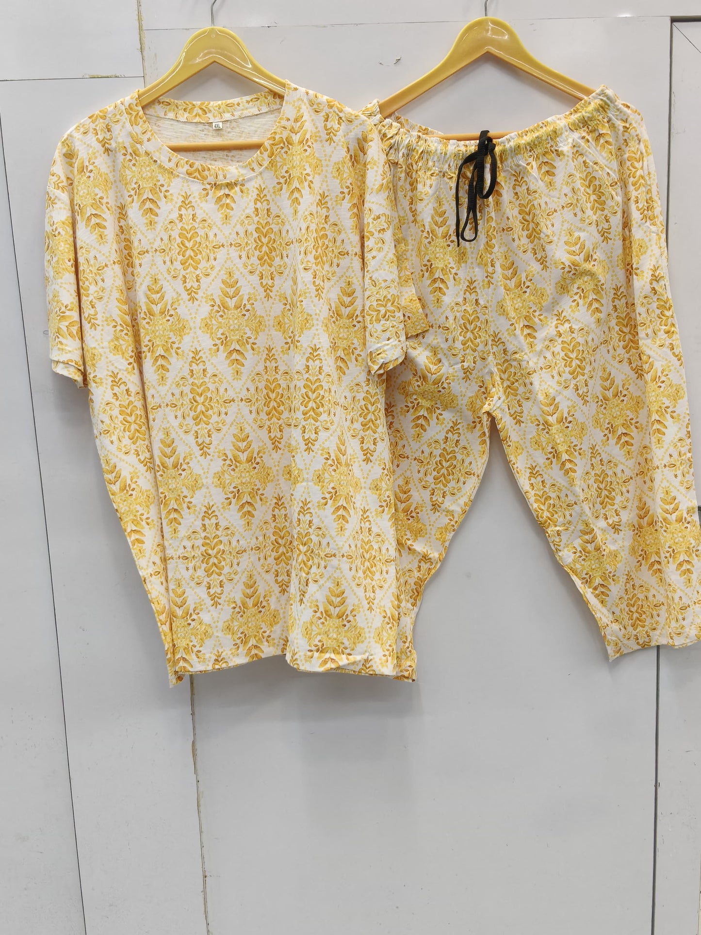 Weekend ease cropped lounge set