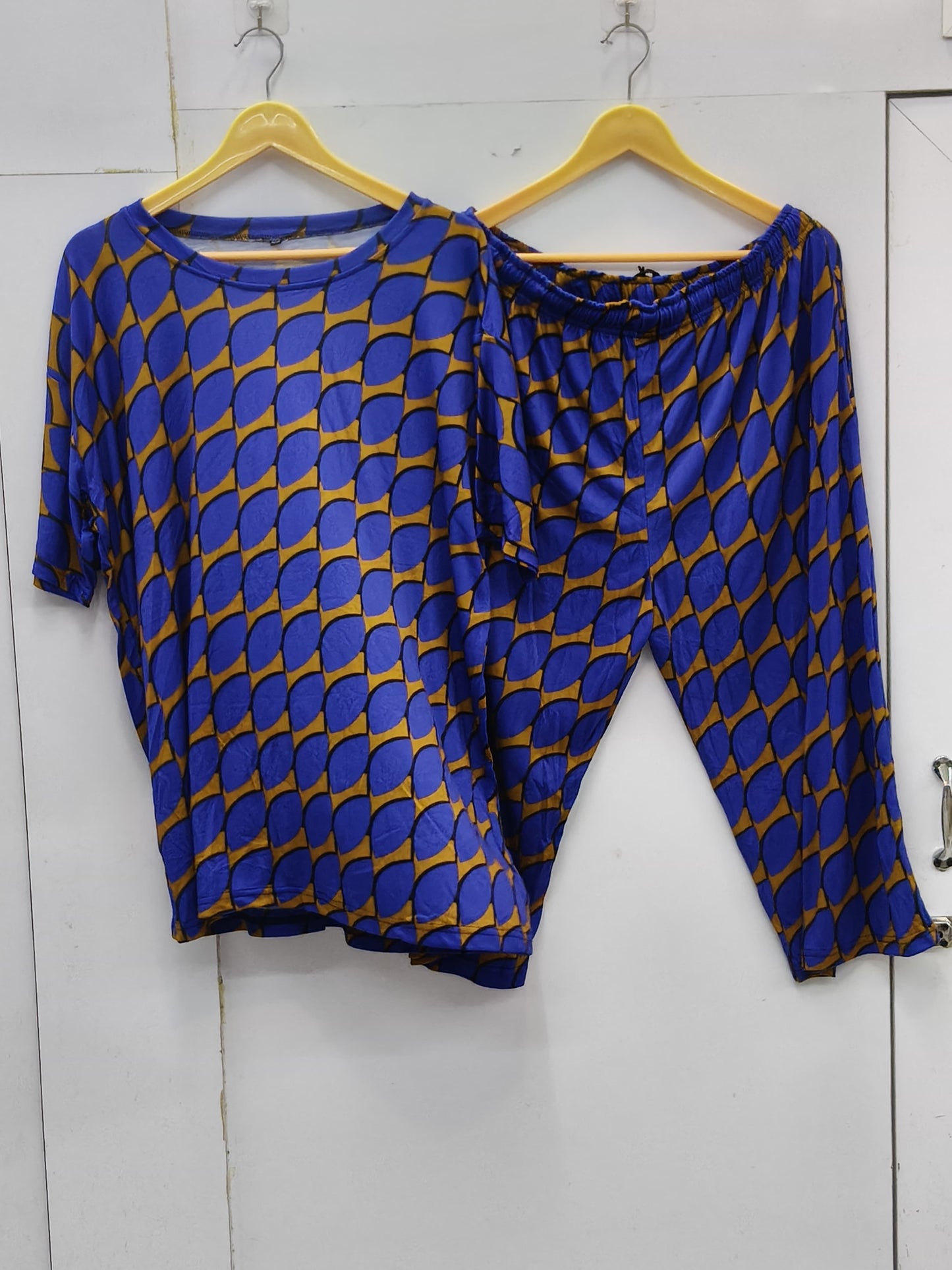 Weekend ease cropped lounge set