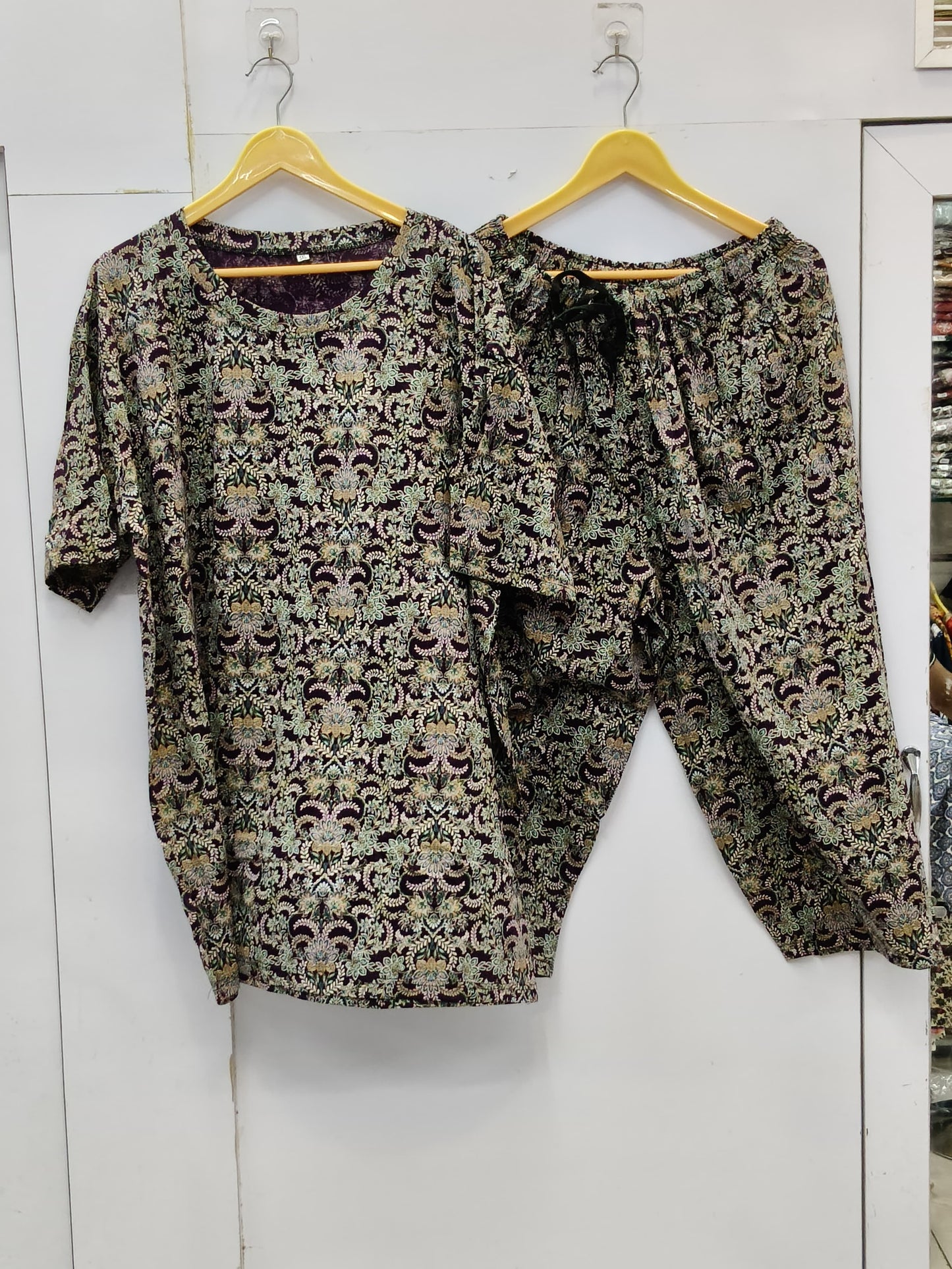 Weekend ease cropped lounge set