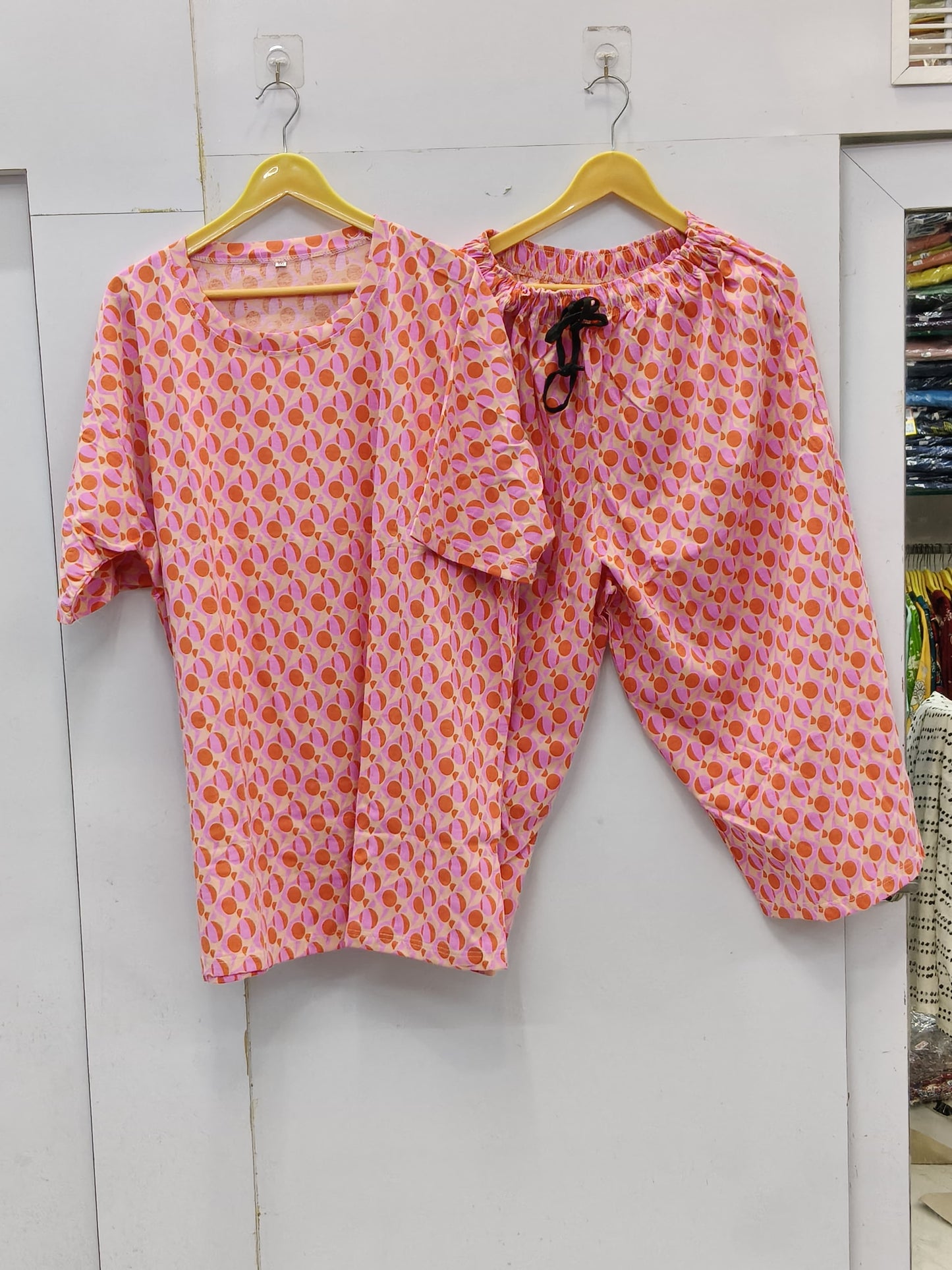 Weekend ease cropped lounge set