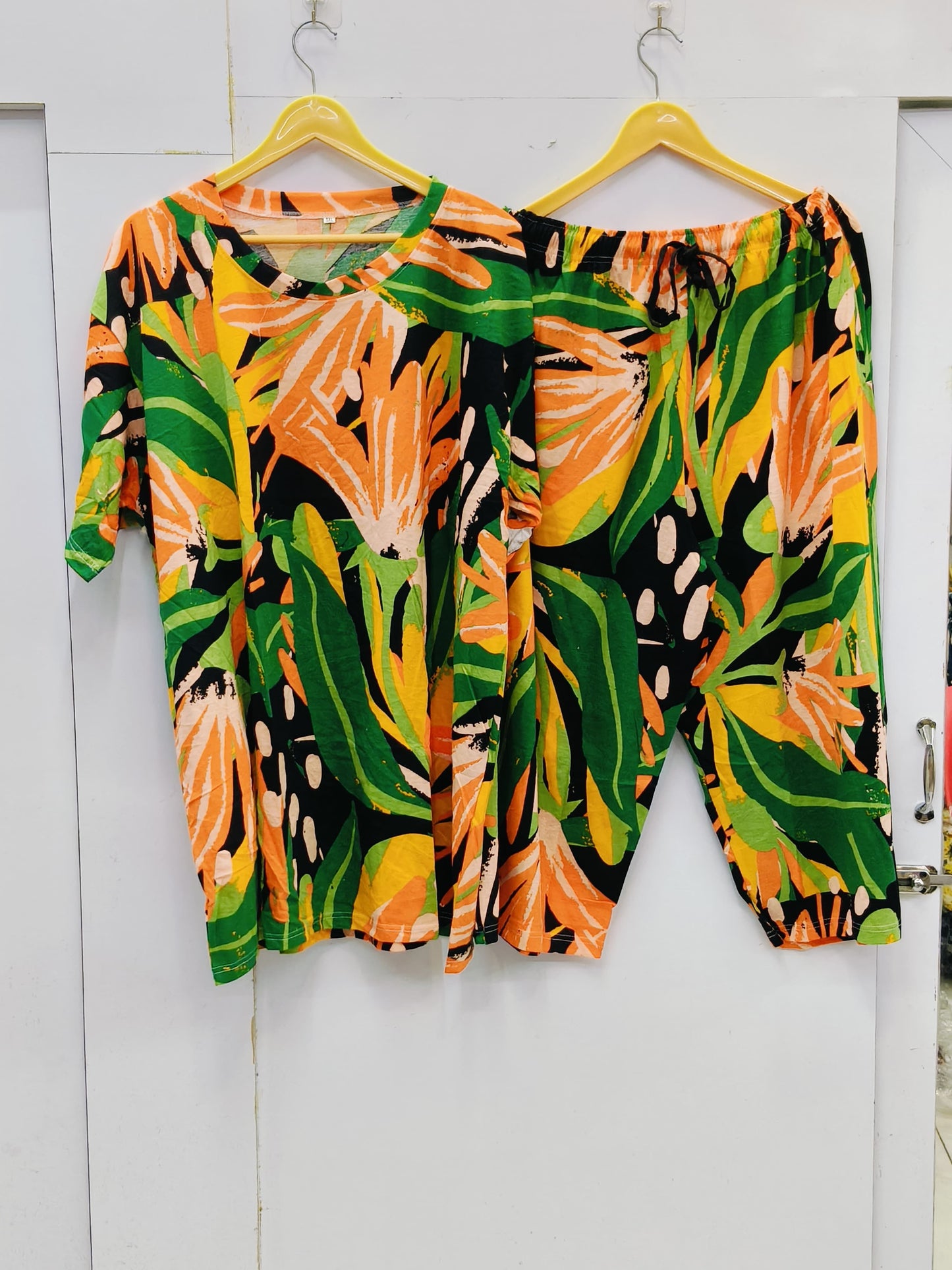 Weekend ease cropped lounge set