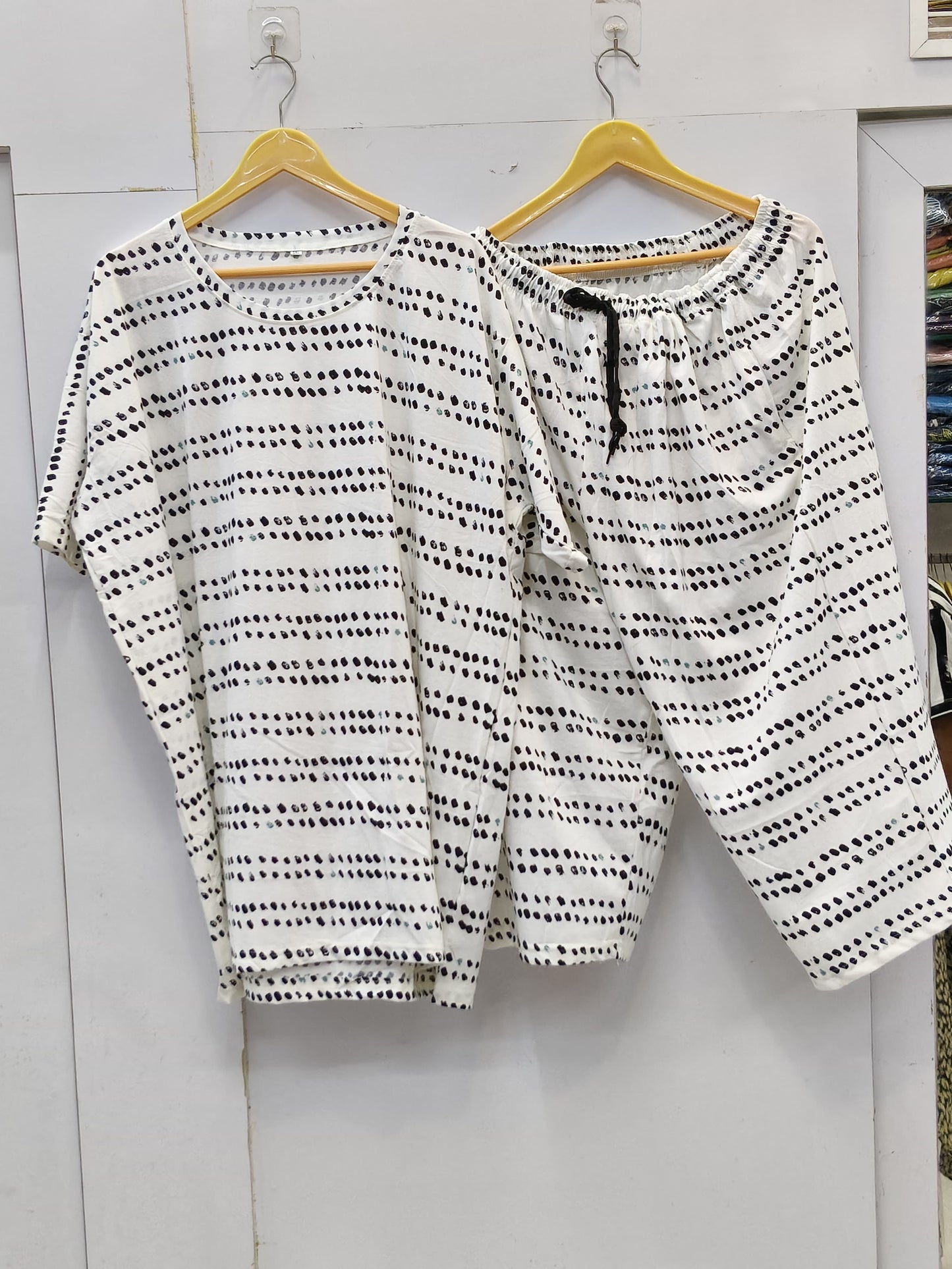 Weekend ease cropped lounge set