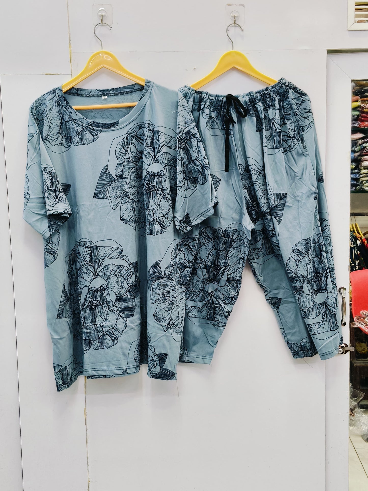 Weekend ease cropped lounge set