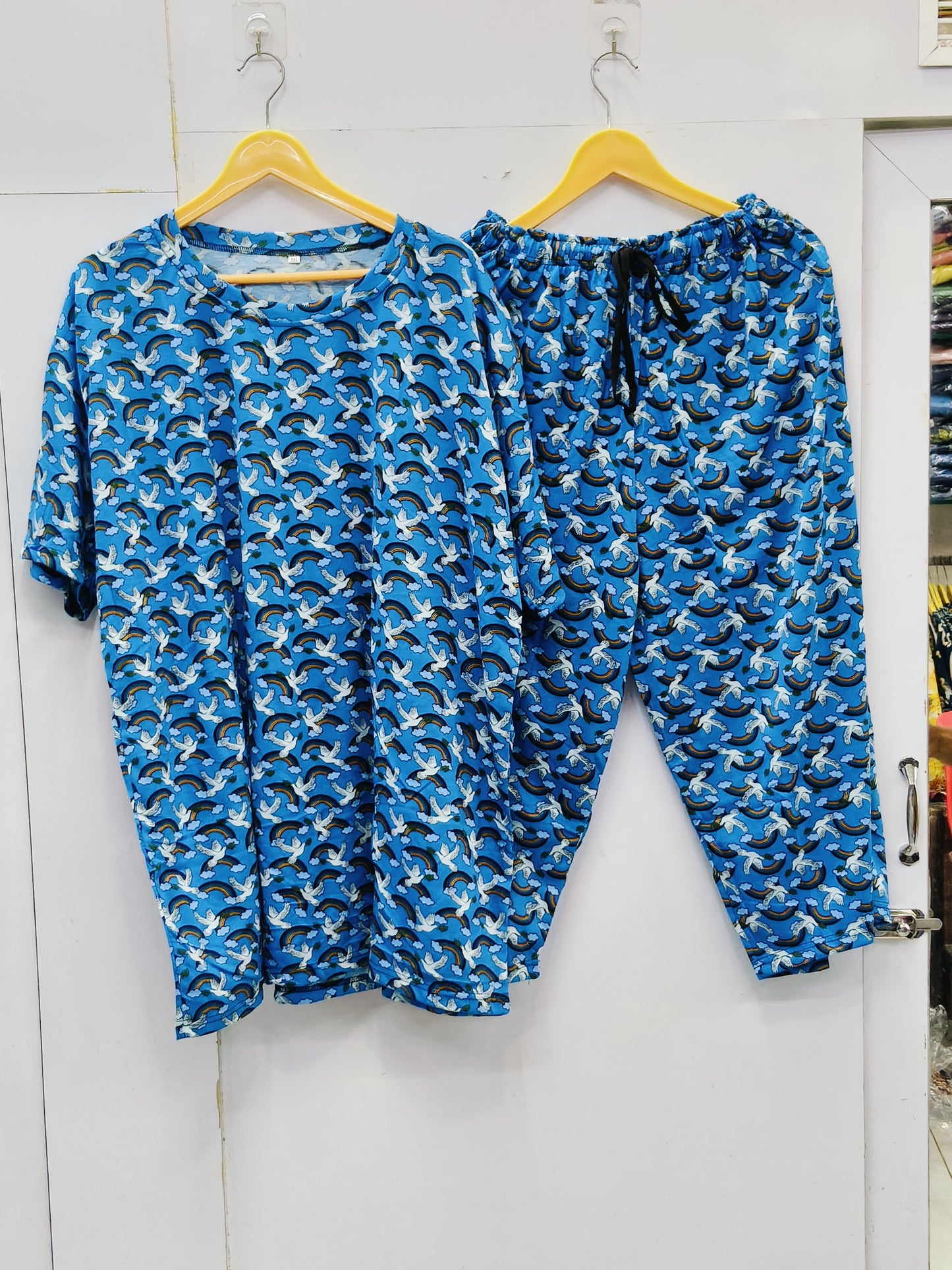 Weekend ease cropped lounge set