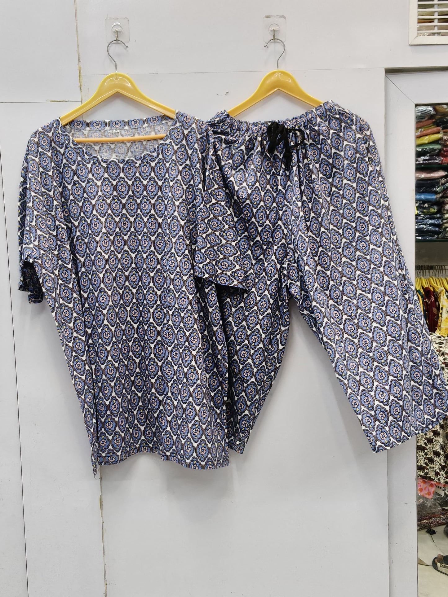 Weekend ease cropped lounge set