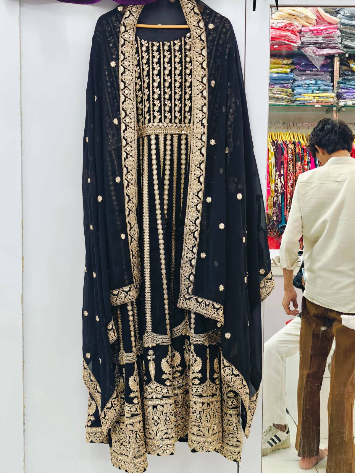 WEDDING GOWN