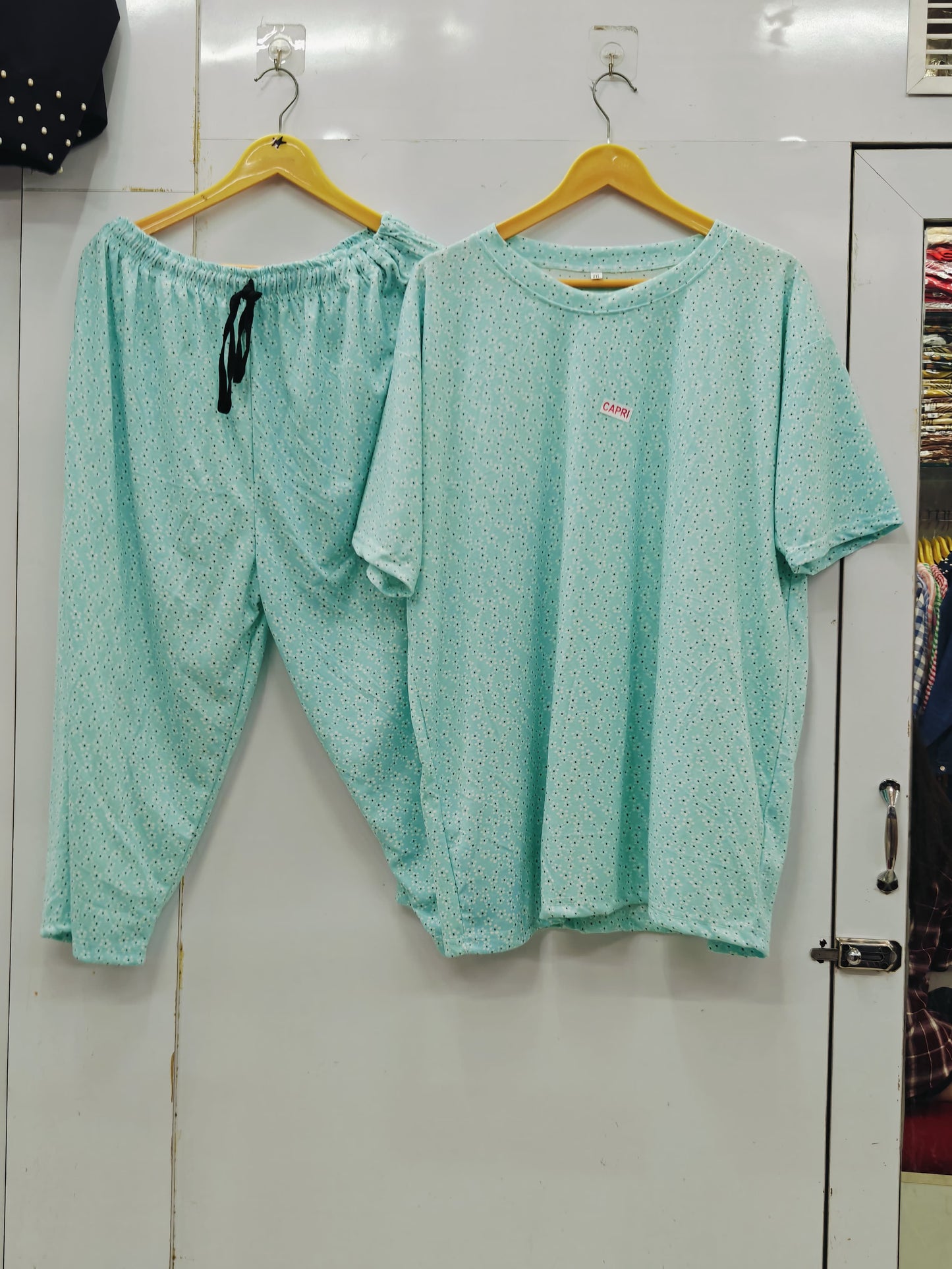 Weekend ease cropped lounge set