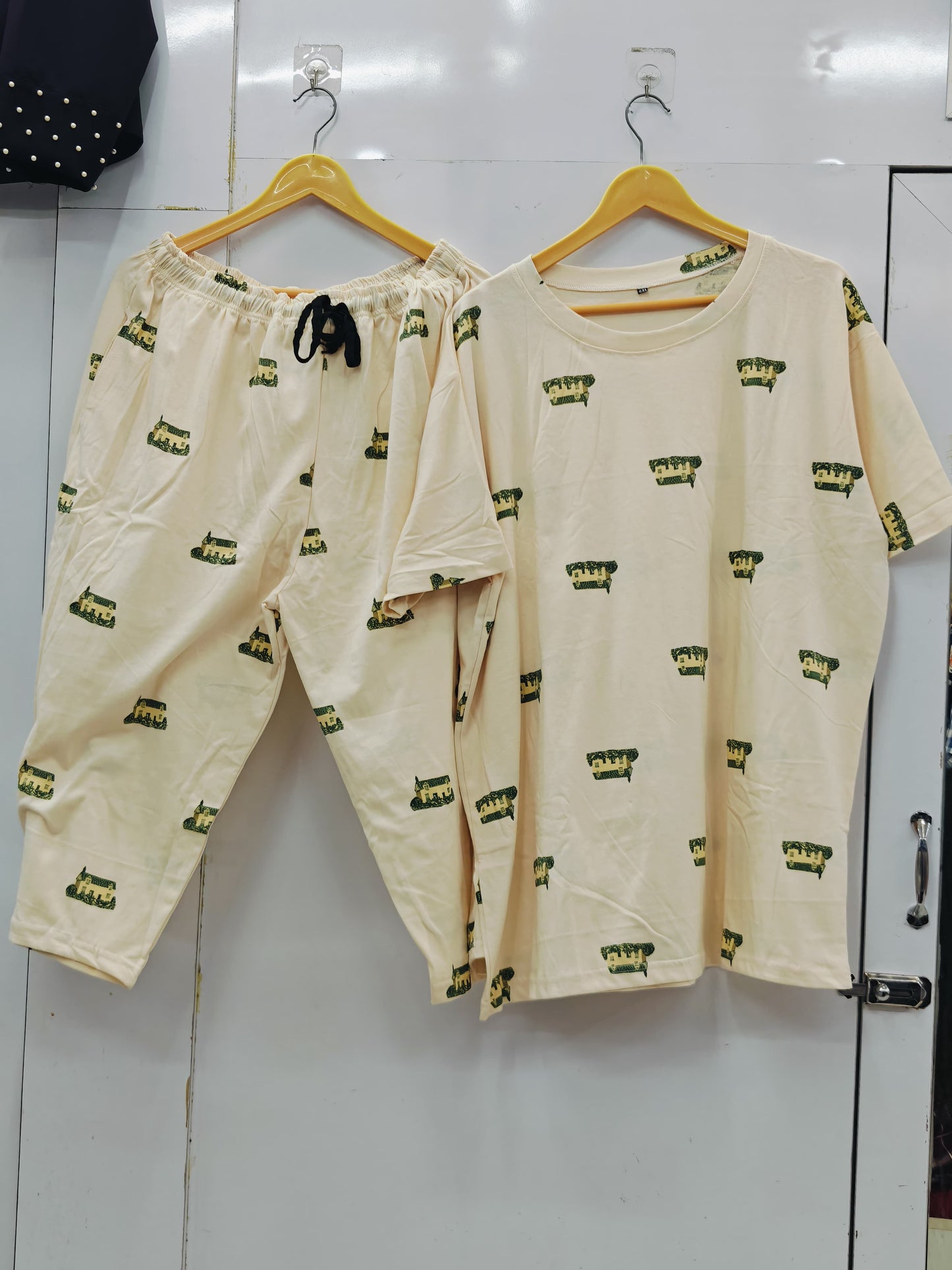 Weekend ease cropped lounge set