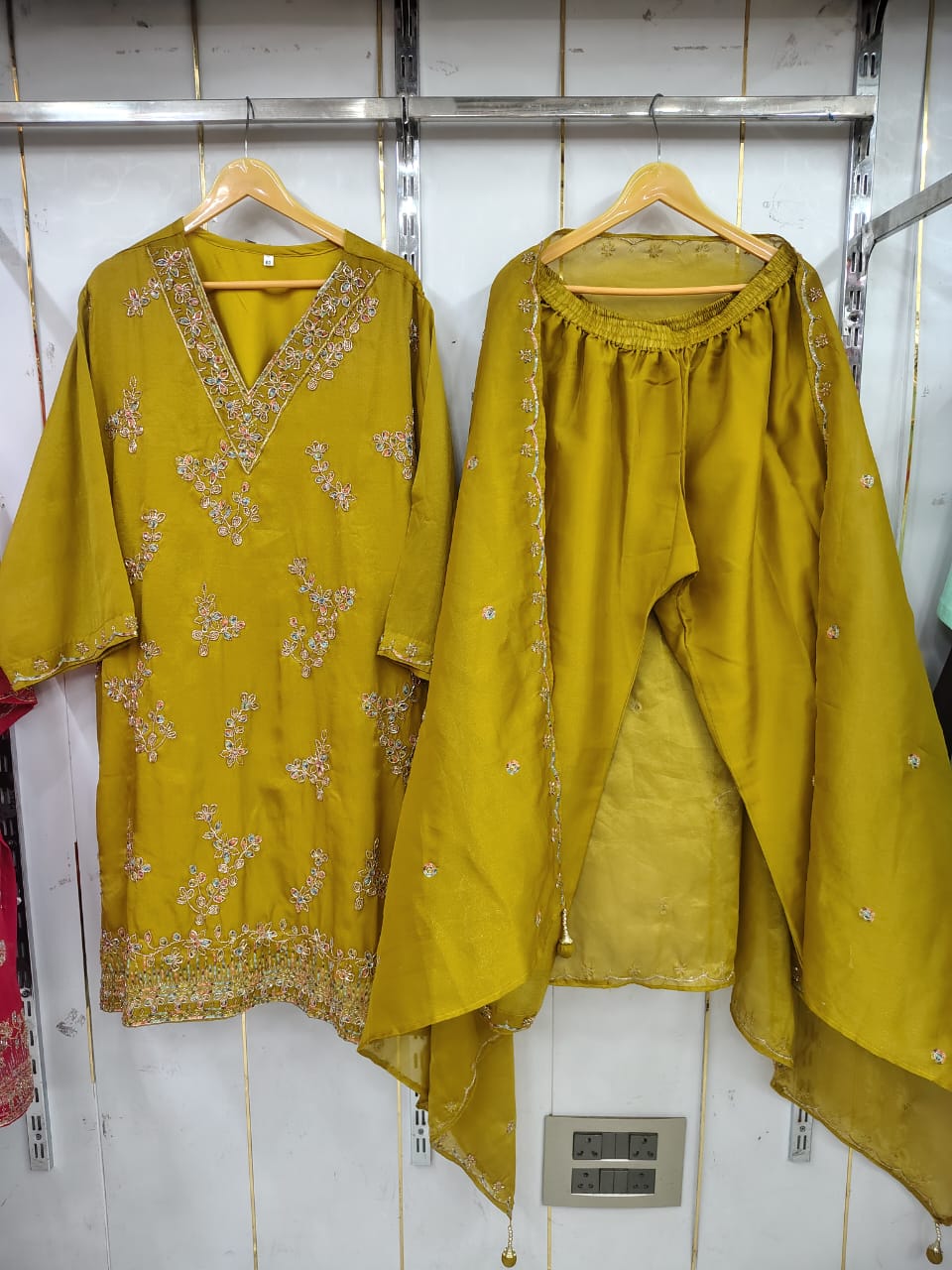 PARTYWEAR SUIT