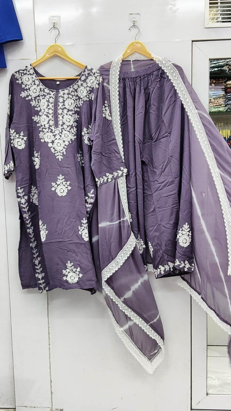 LAKHNAVI SUIT 62