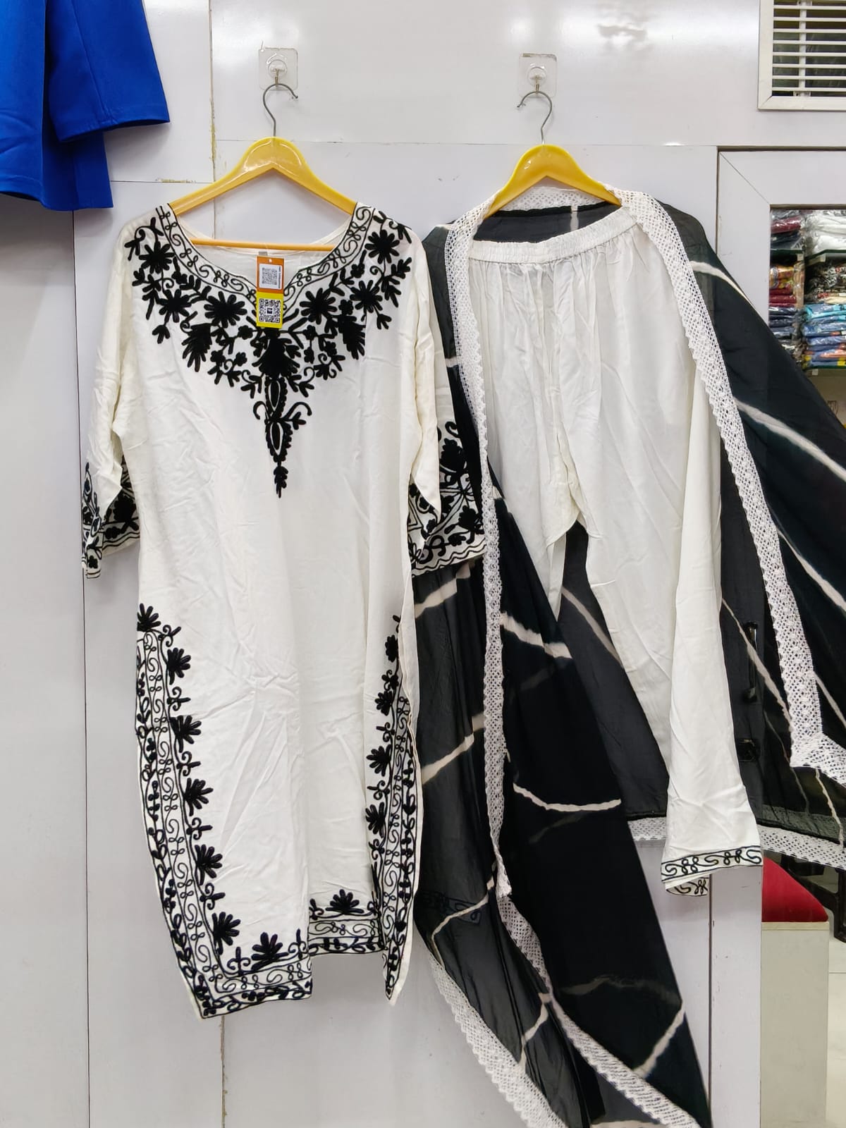 LAKHNAVI SUIT 65