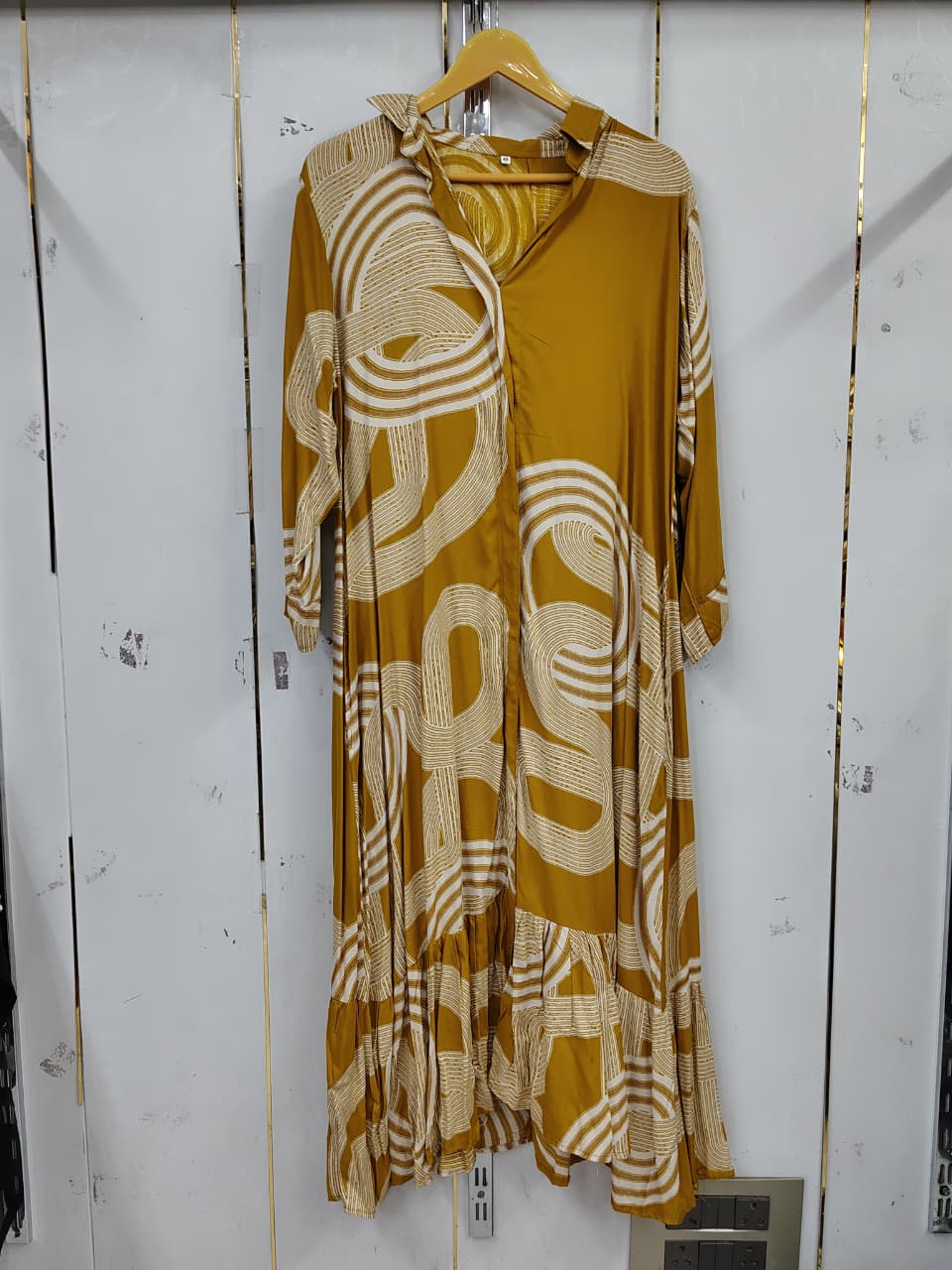 DRESS