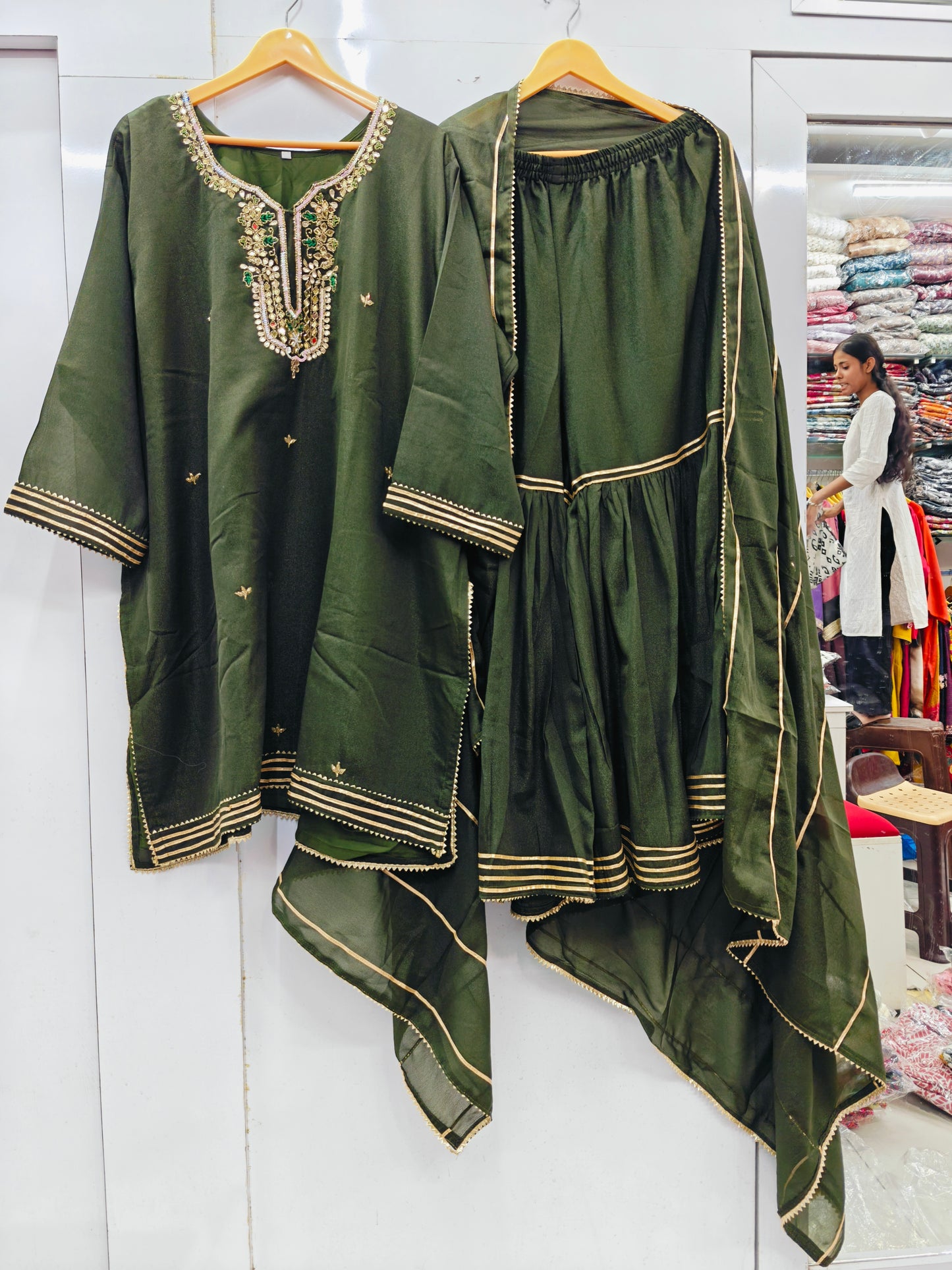 SHARARA SUIT 122