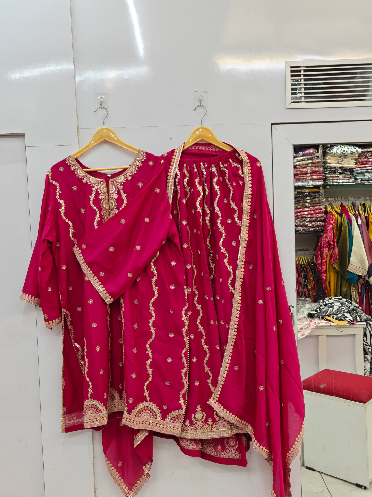 Lehanga Suit 90