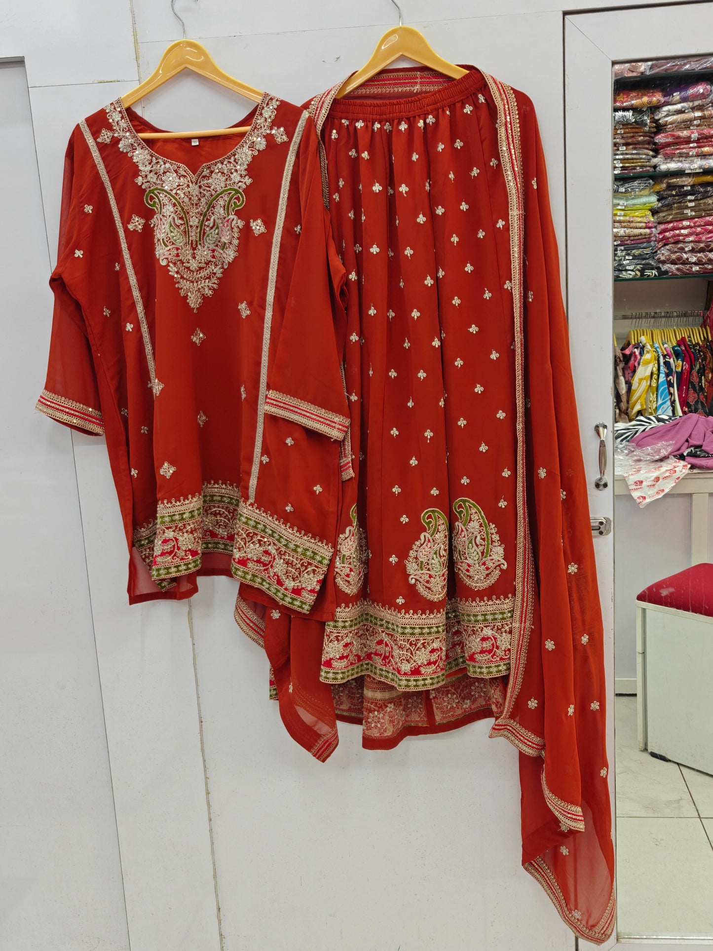 LEHANGA SUIT 28