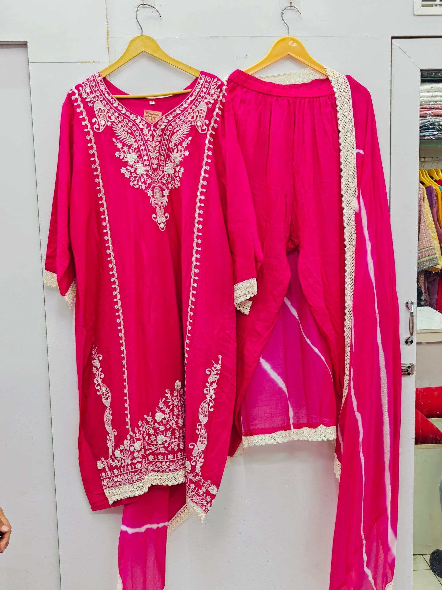 LAKHNAVI SUIT 11