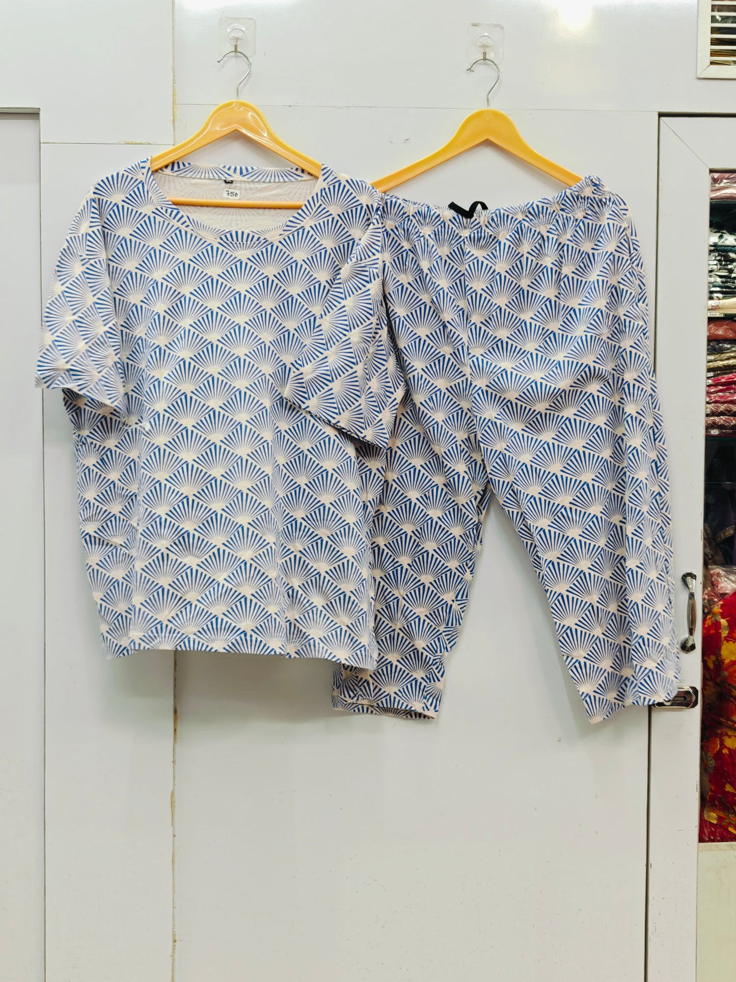 Weekend ease cropped lounge set