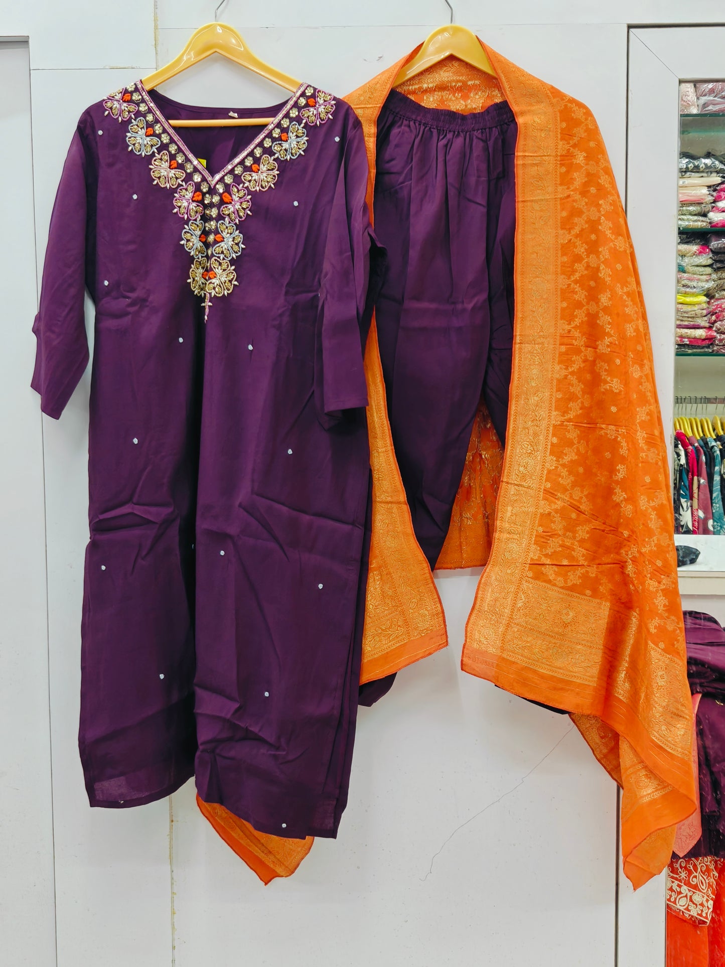 OFFICEWEAR SUIT