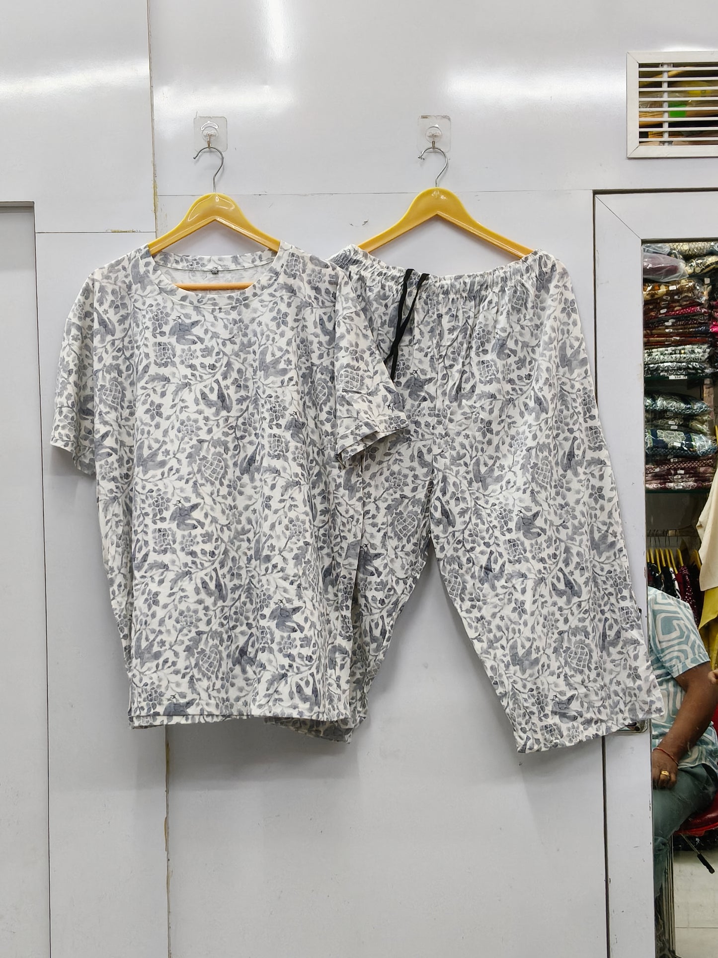 Weekend ease cropped lounge set