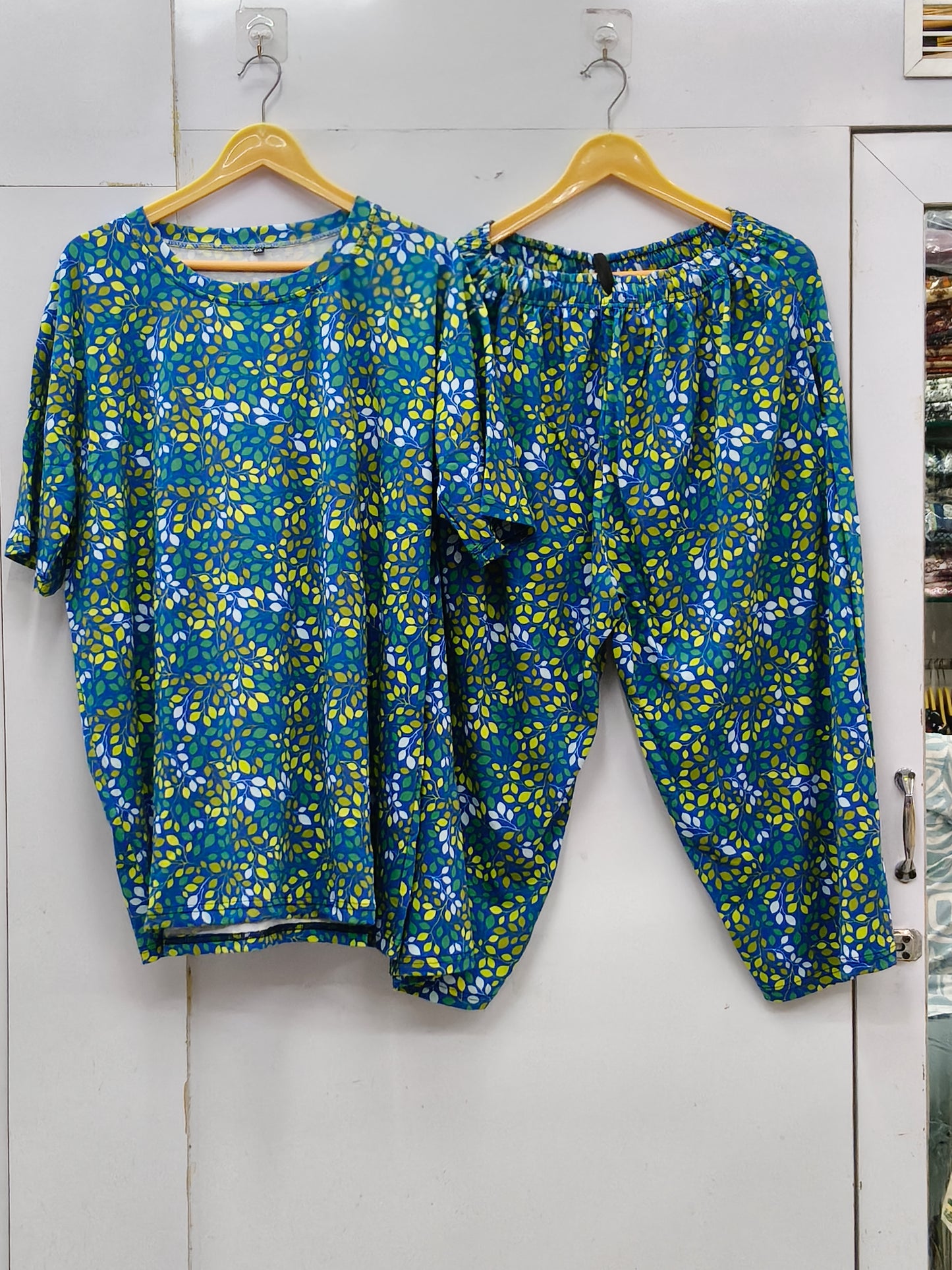 Weekend ease cropped lounge set