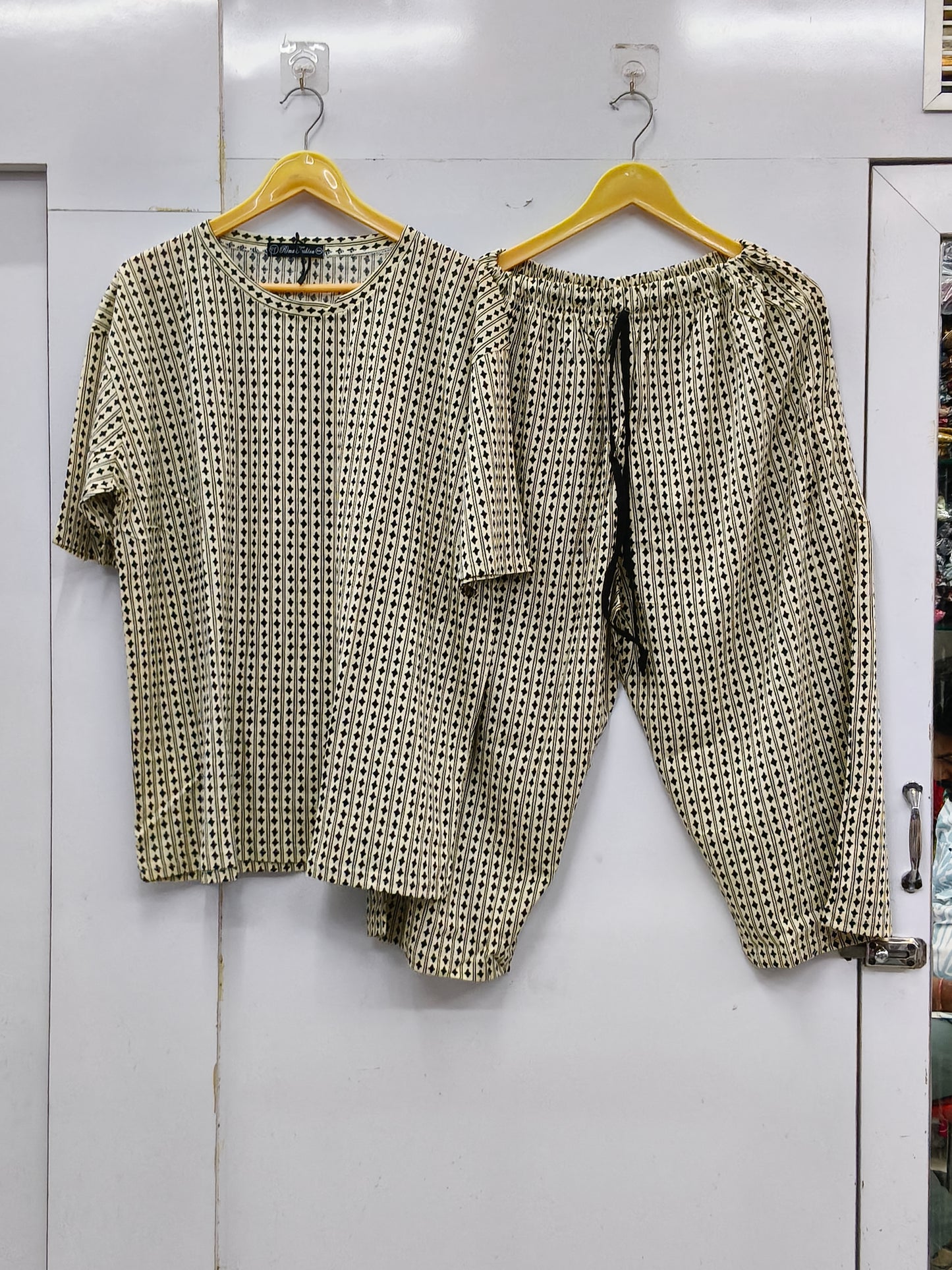 Weekend ease cropped lounge set