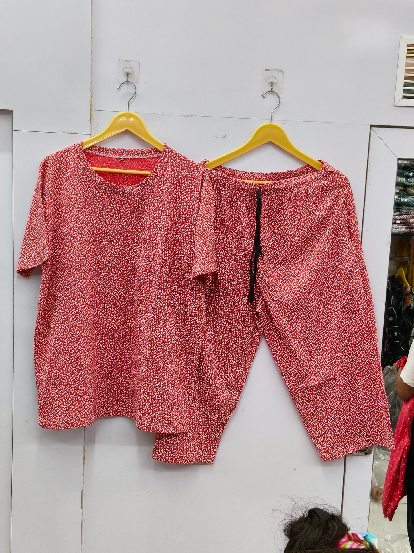 Weekend ease cropped lounge set