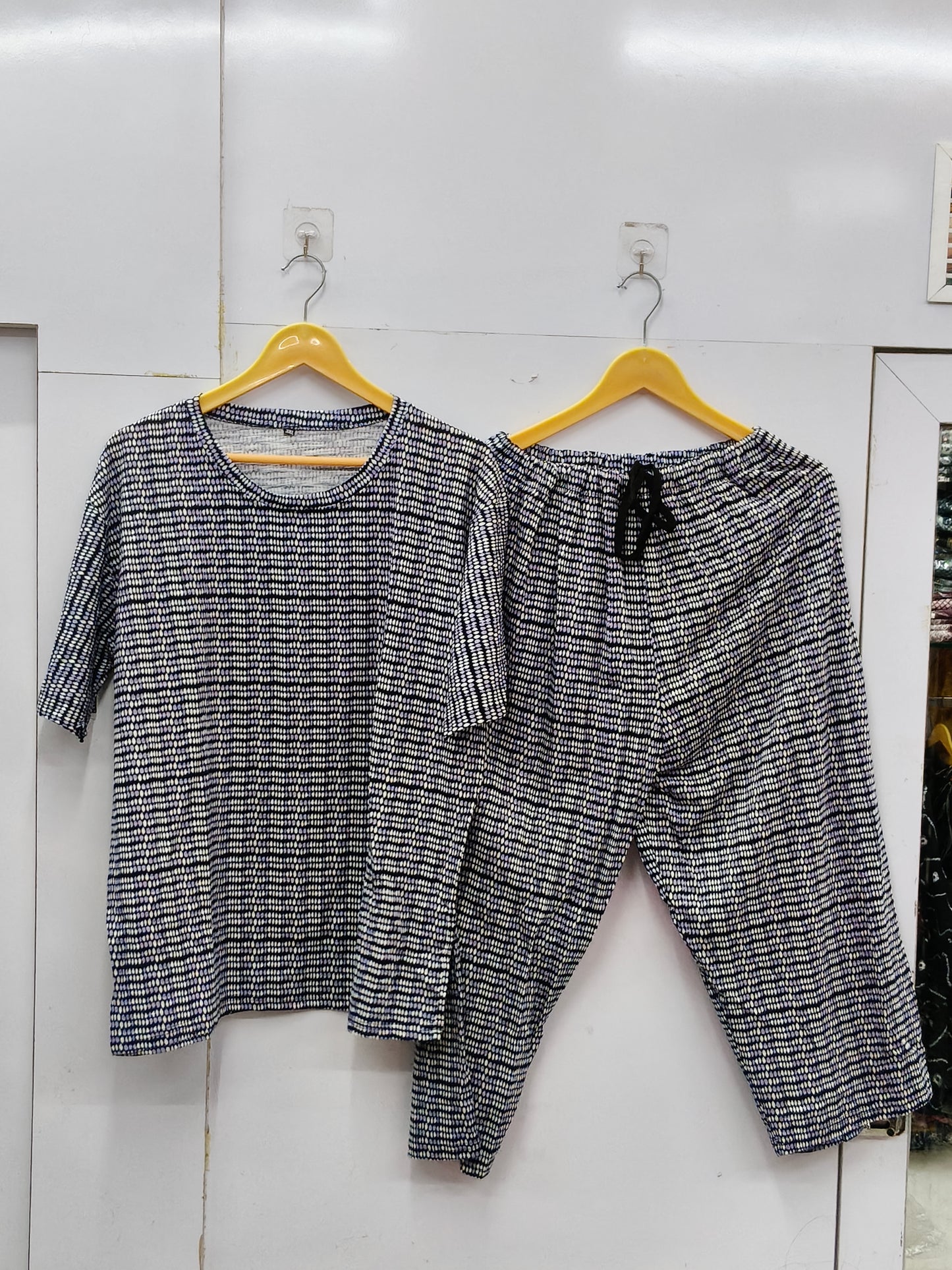 Weekend ease cropped lounge set