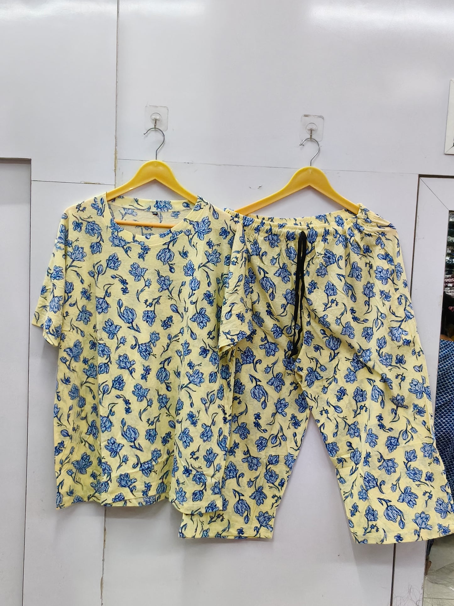 Weekend ease cropped lounge set