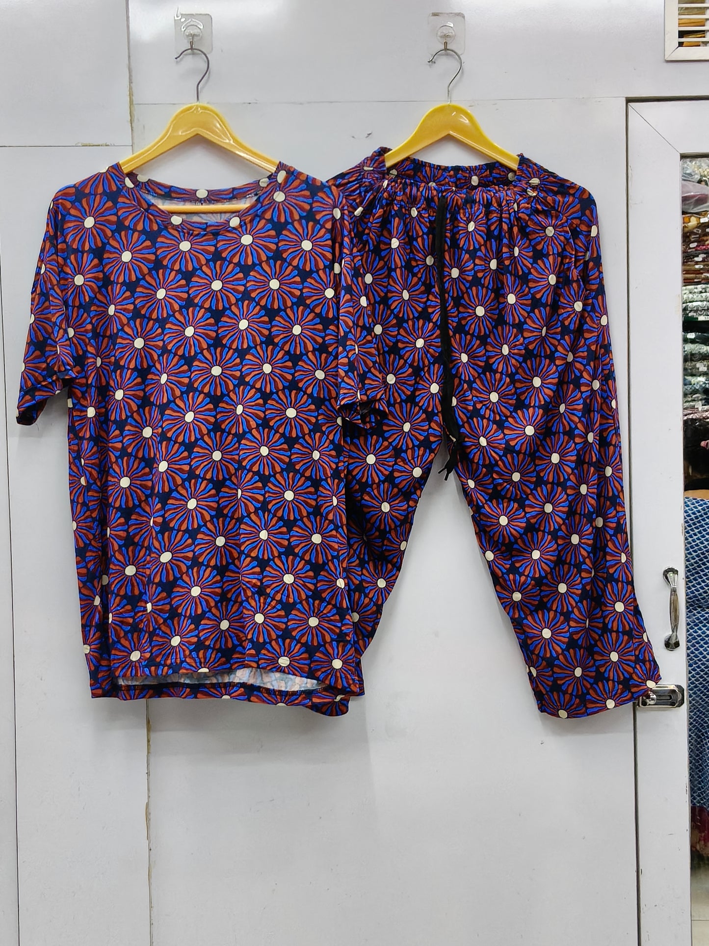 Weekend ease cropped lounge set