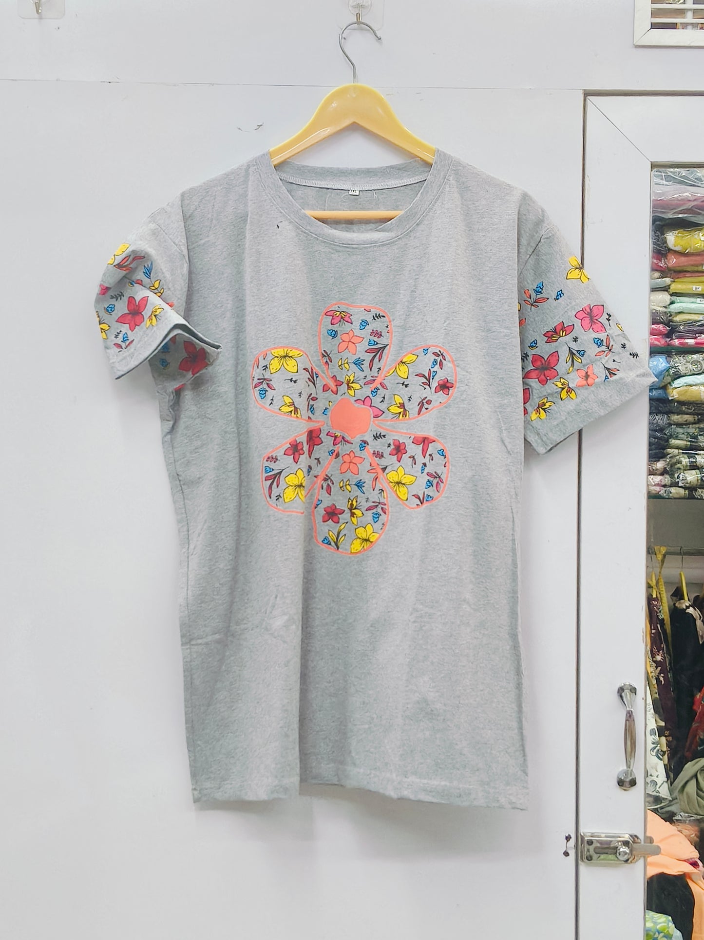 Everyday essential classic crewneck tee
