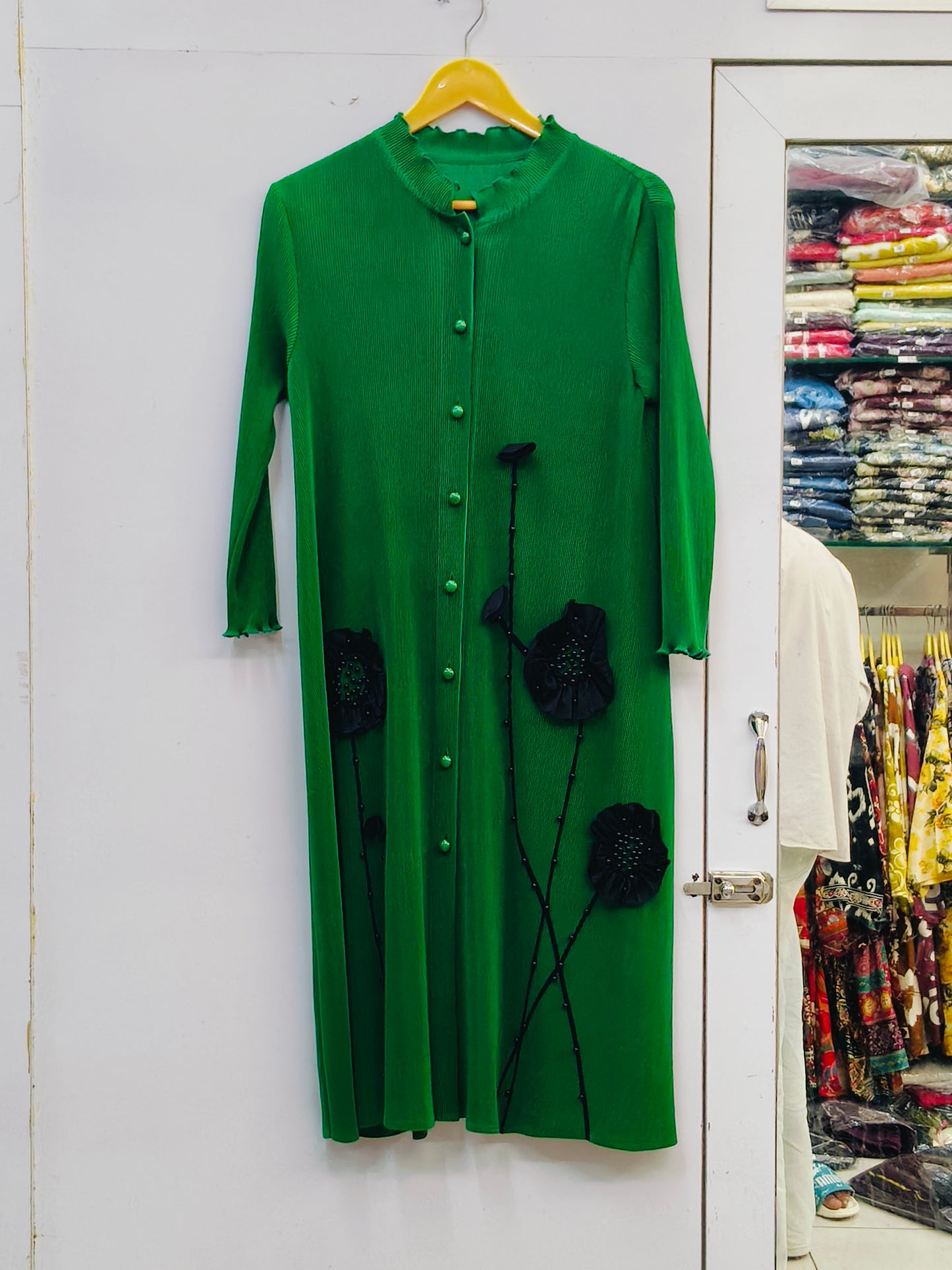 DRESS