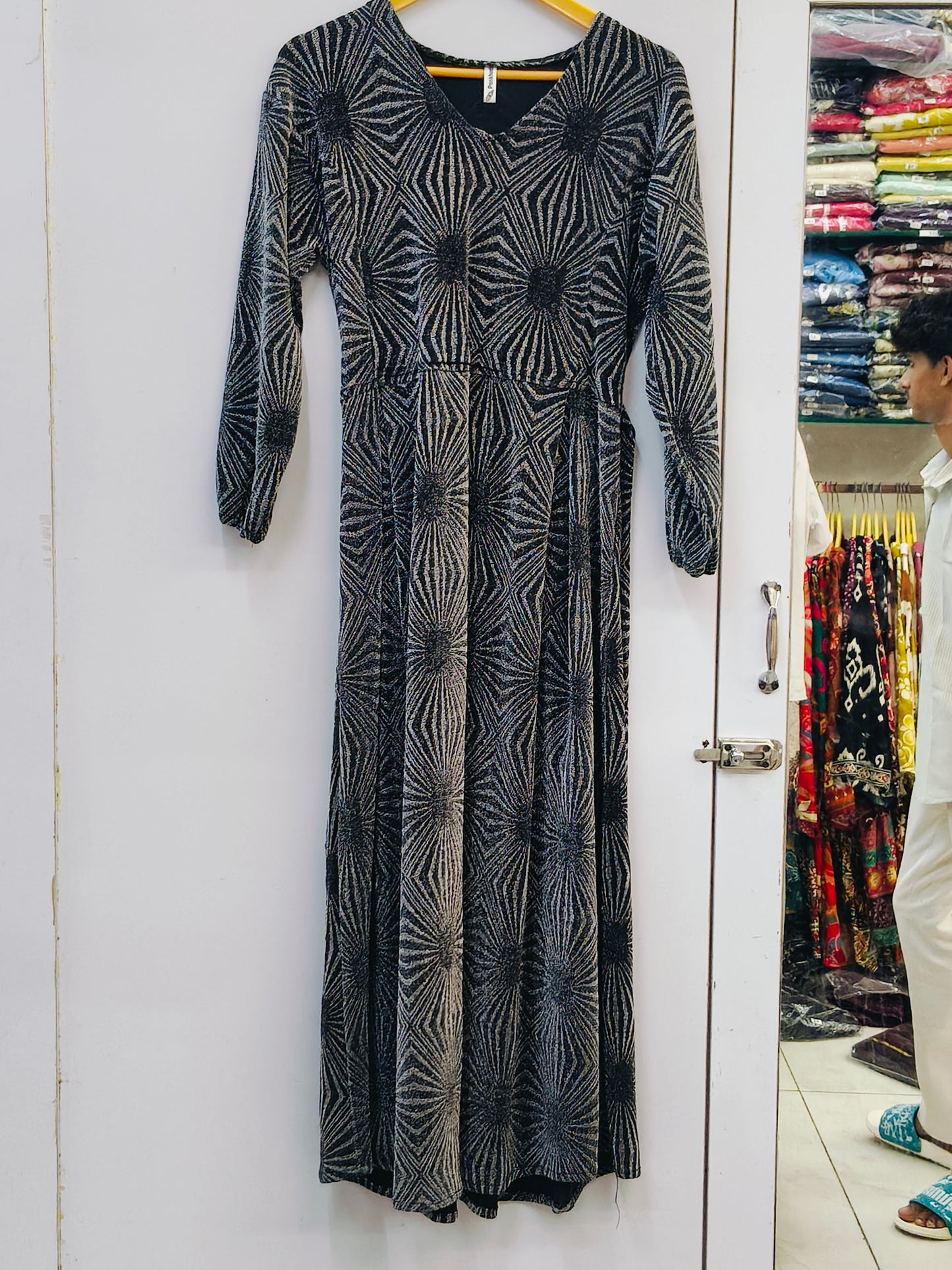 DRESS