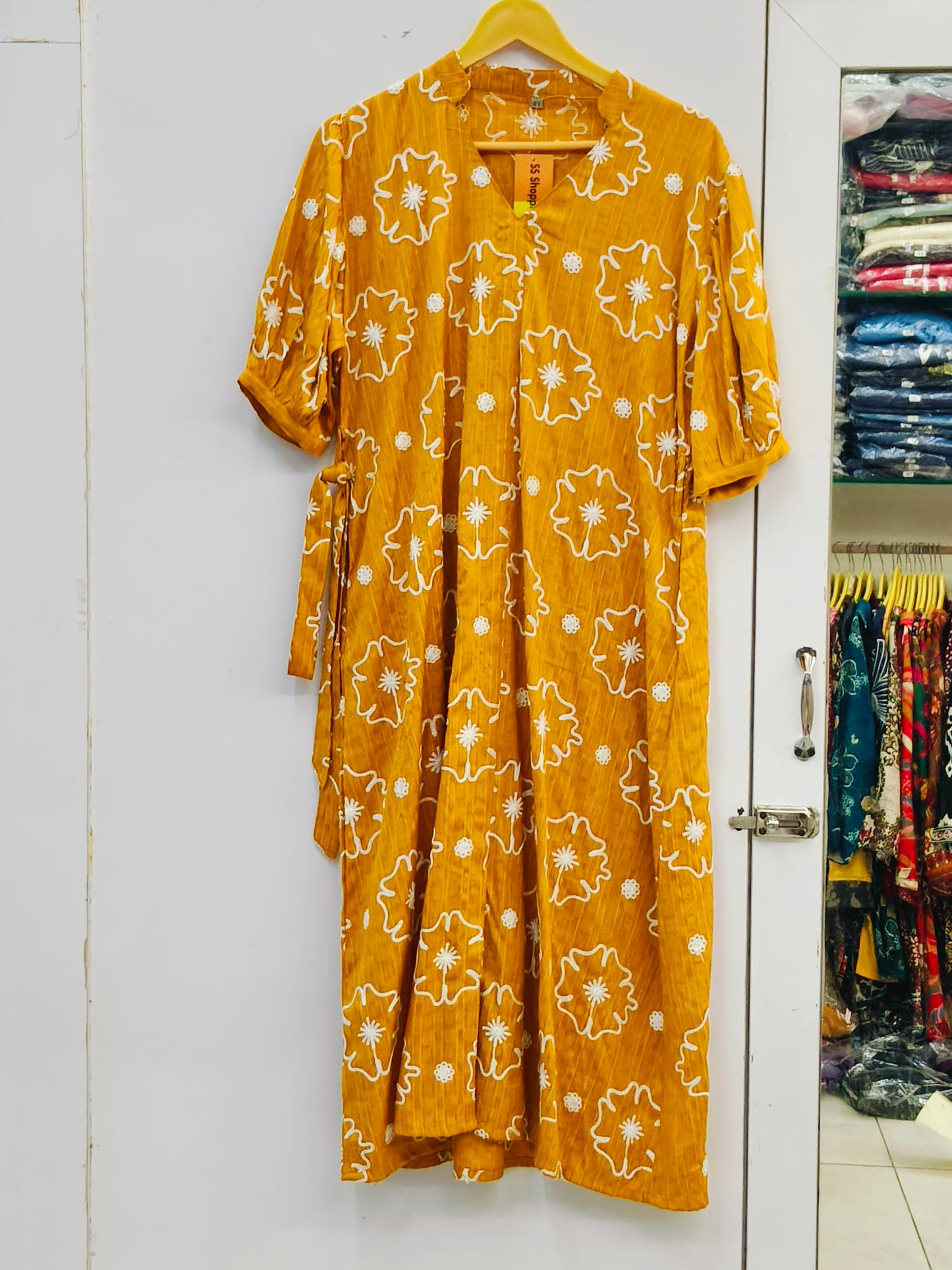 DRESS