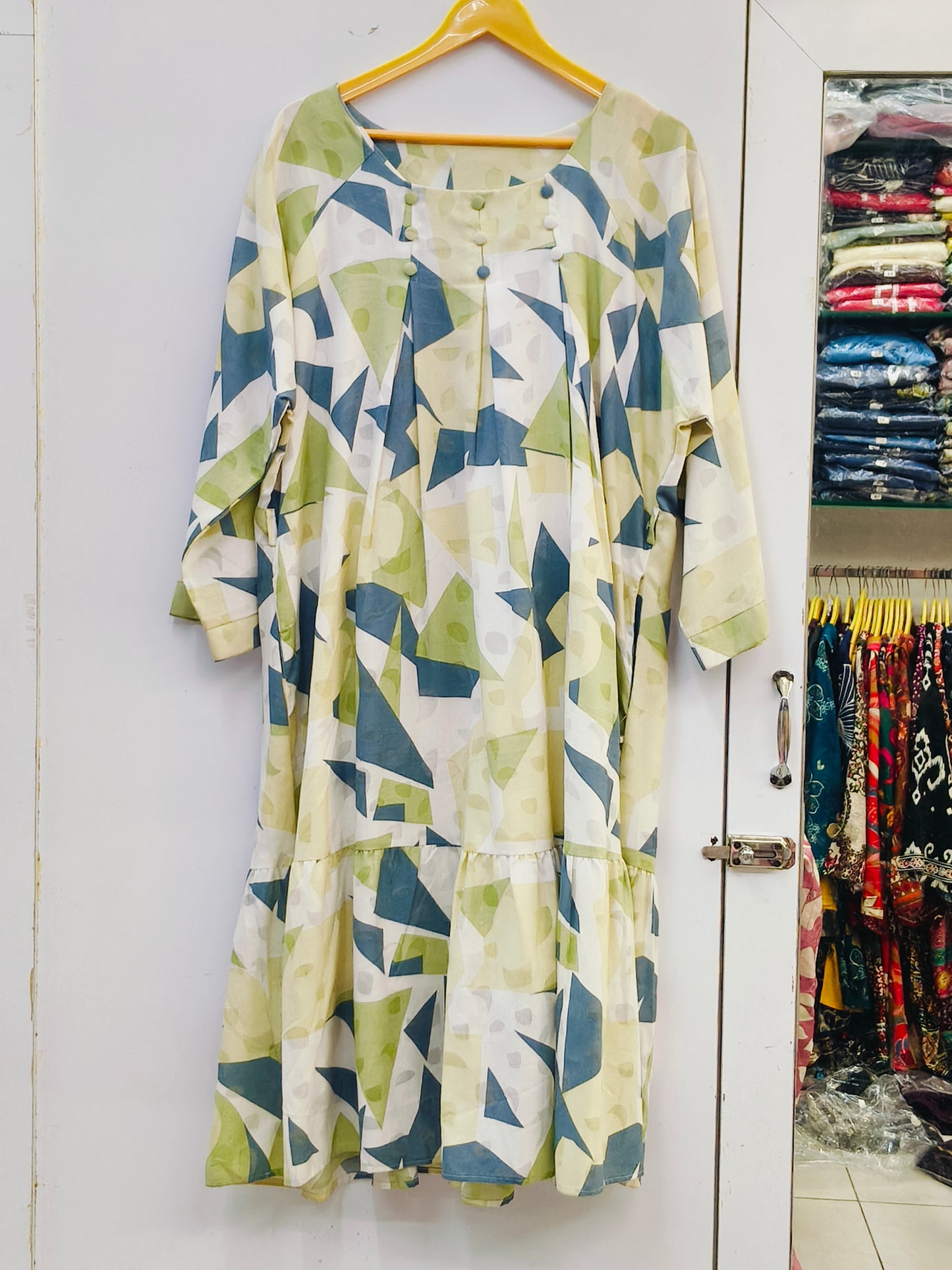 DRESS